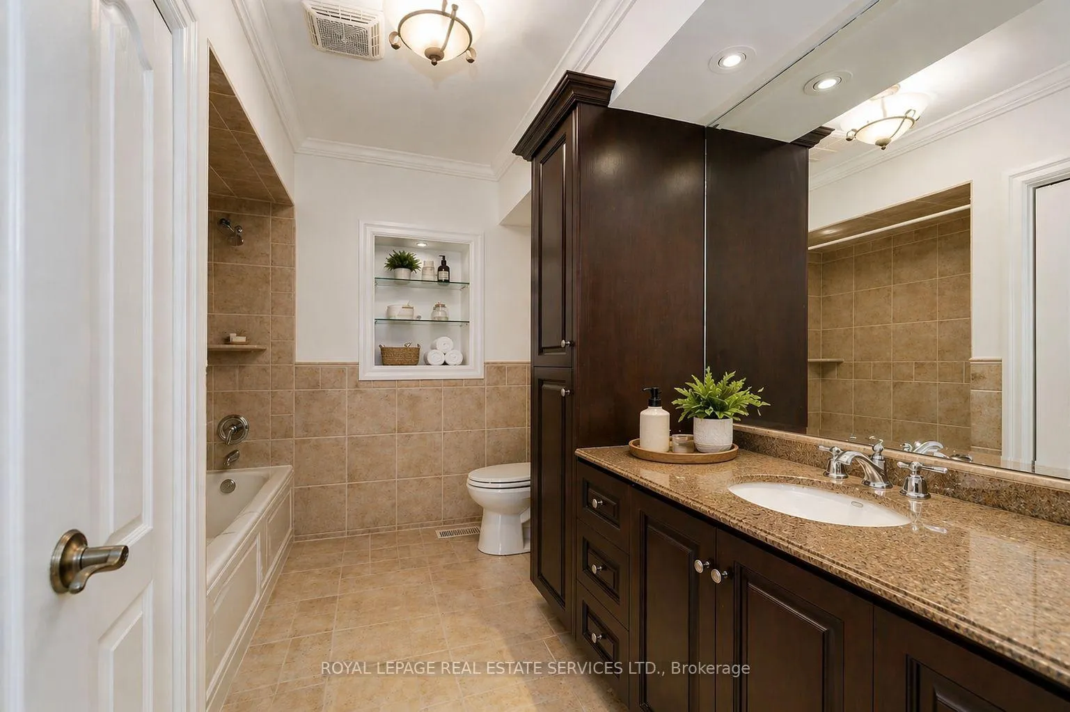 Photo 14 of 1327 Sedgewick Crescent, Oakville, Southwest — HOMEH