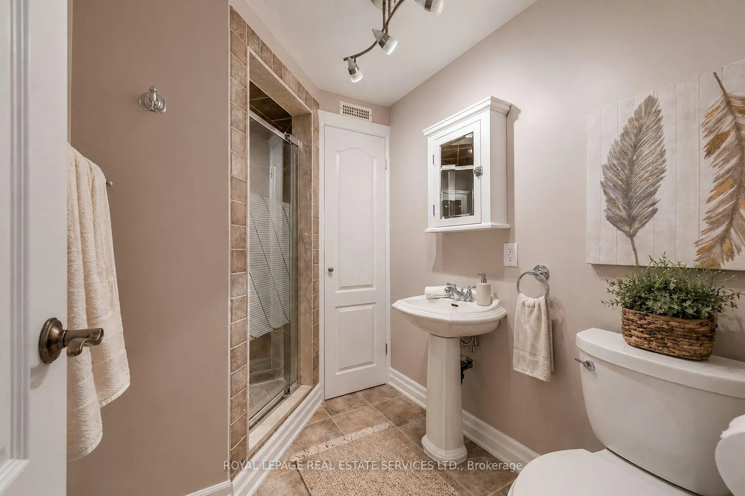 Photo 20 of 1327 Sedgewick Crescent, Oakville, Southwest — HOMEH
