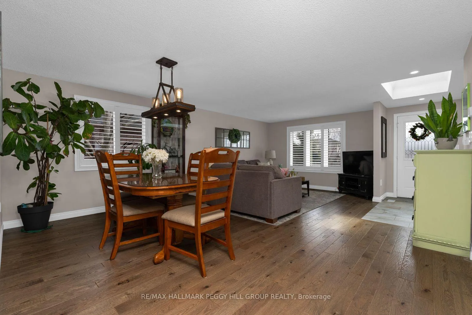 Photo 3 of 8 Holly Meadow Road, Barrie, Holly — HOMEH