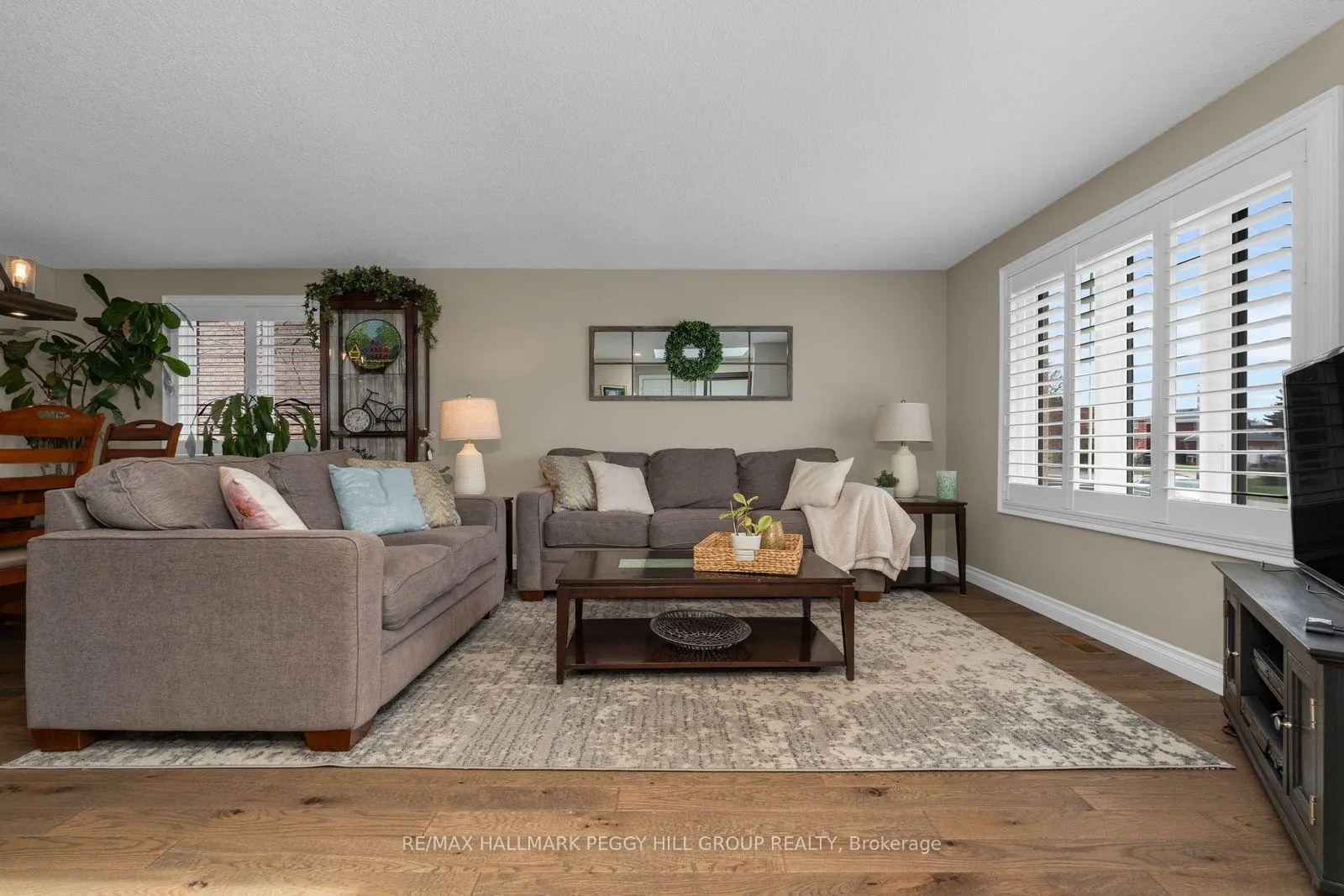 Photo 4 of 8 Holly Meadow Road, Barrie, Holly — HOMEH