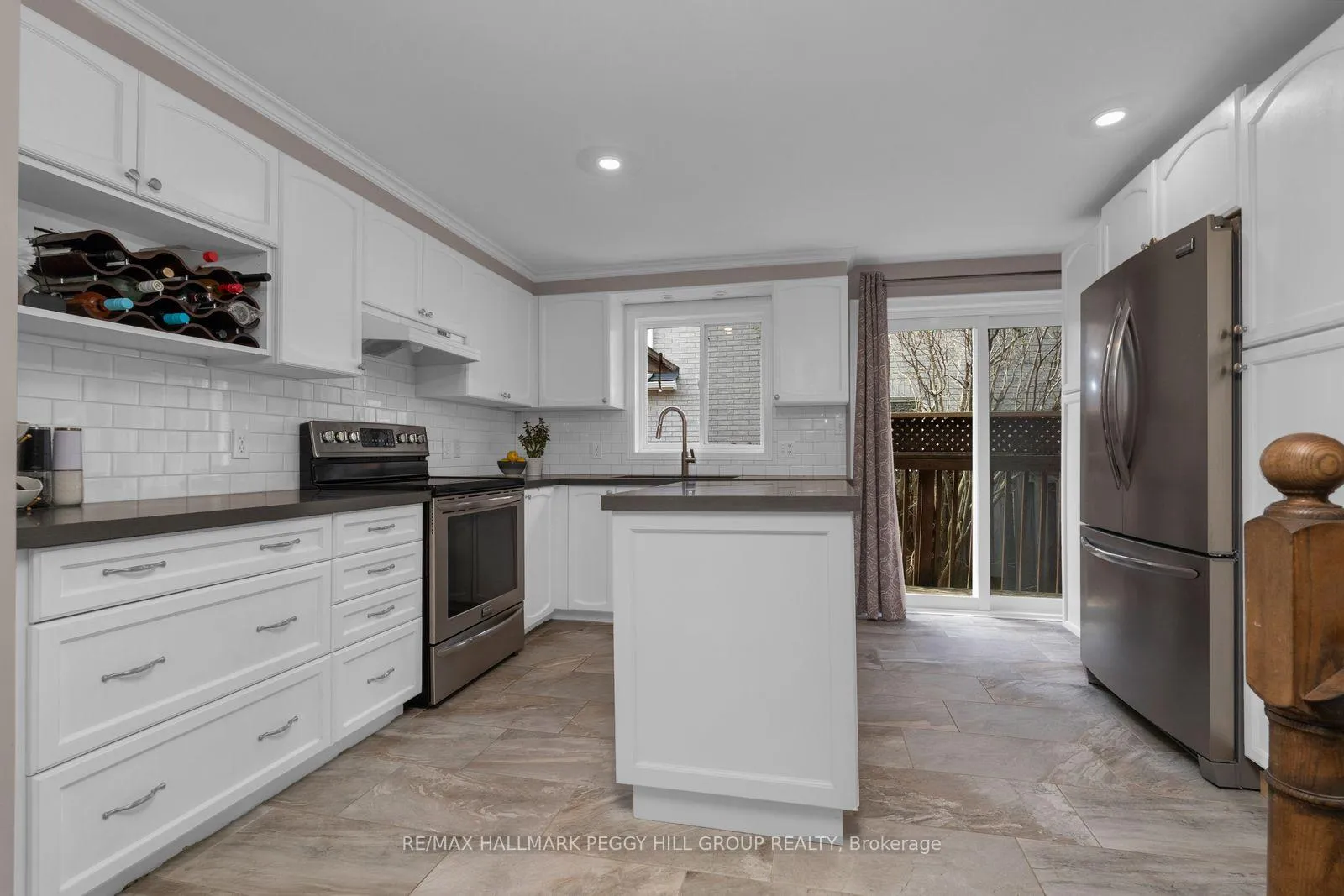 Photo 7 of 8 Holly Meadow Road, Barrie, Holly — HOMEH