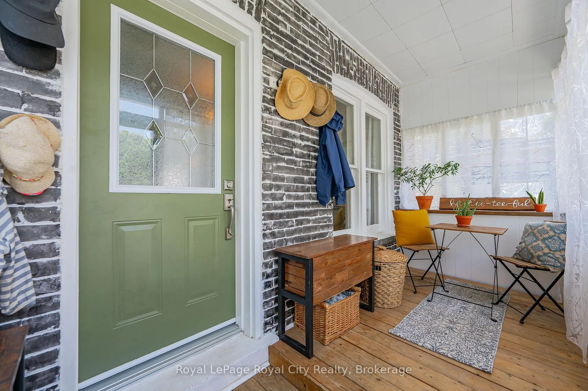Photo 4 of 137 Perth Street, Stratford — HOMEH