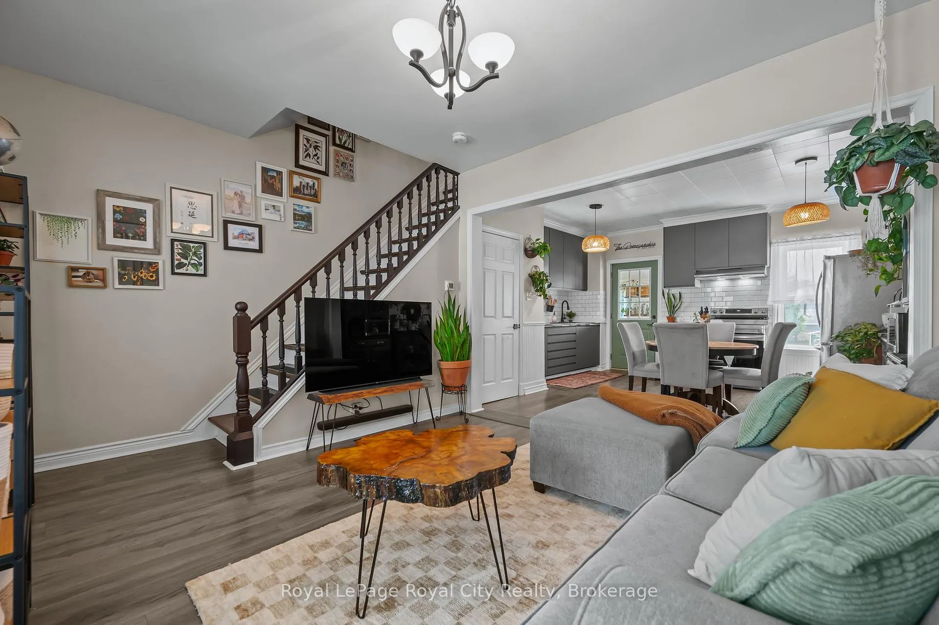 Photo 9 of 137 Perth Street, Stratford — HOMEH