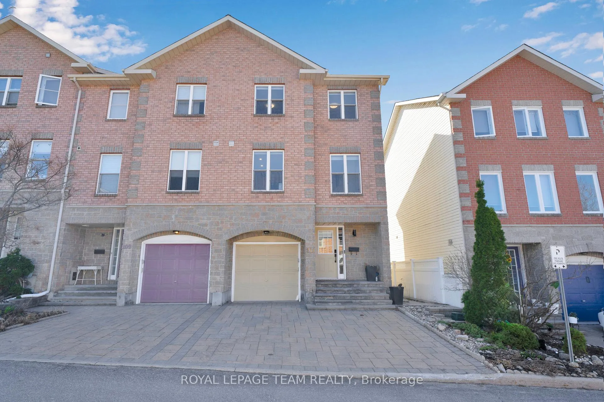 Photo 1 of 211 Westvalley Private, Ottawa, Brookfield Gardens — HOMEH