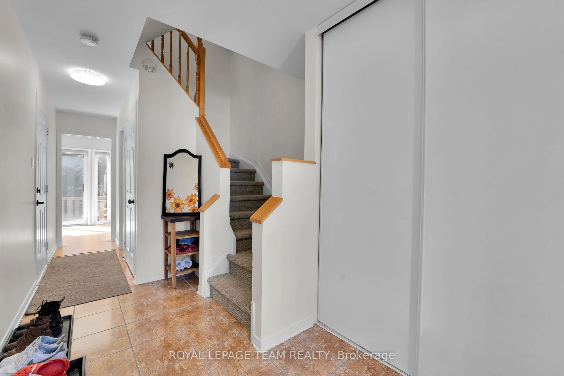 Photo 4 of 211 Westvalley Private, Ottawa, Brookfield Gardens — HOMEH