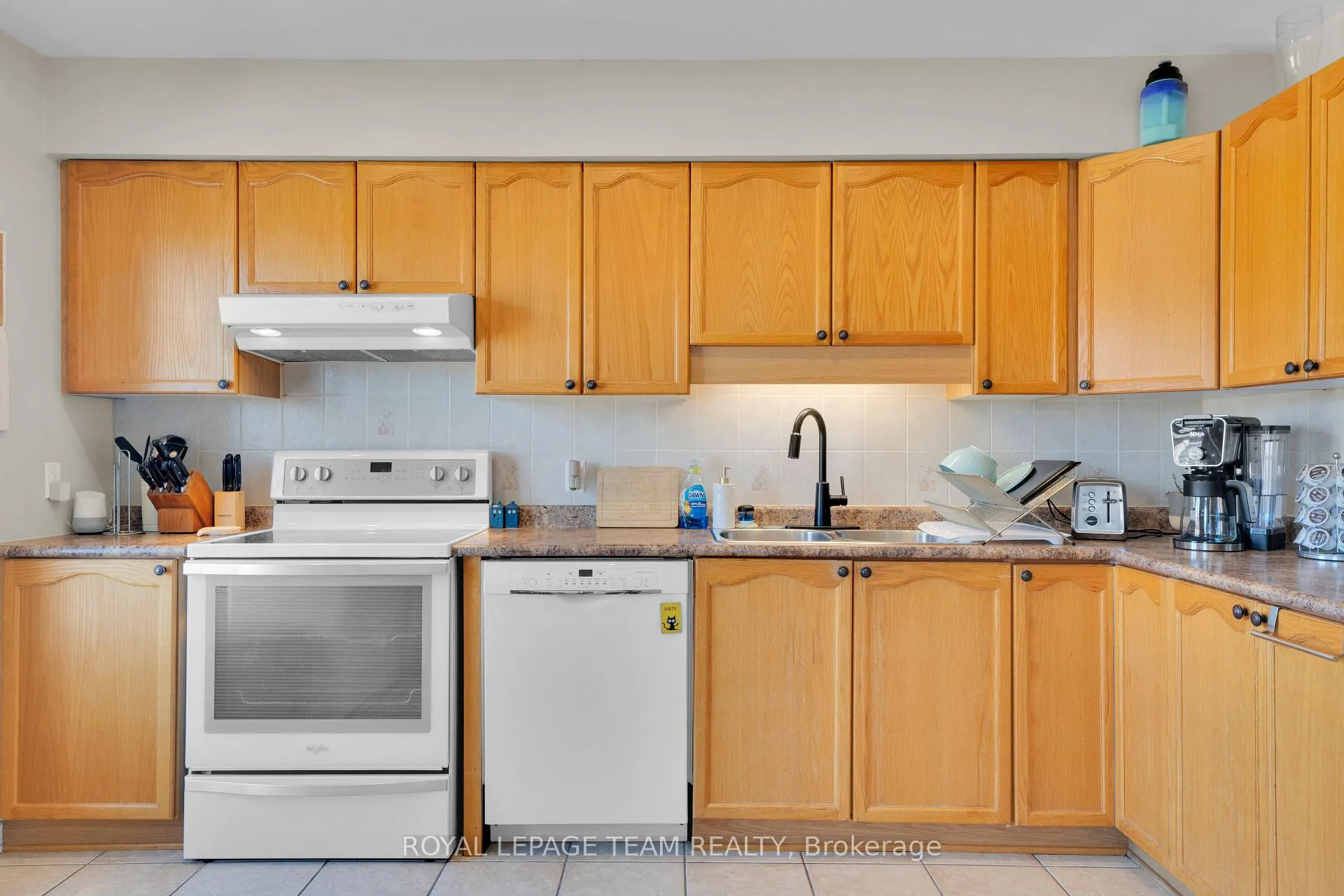 Photo 16 of 211 Westvalley Private, Ottawa, Brookfield Gardens — HOMEH