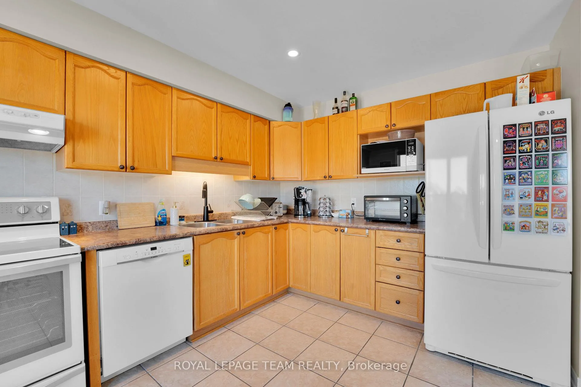 Photo 17 of 211 Westvalley Private, Ottawa, Brookfield Gardens — HOMEH