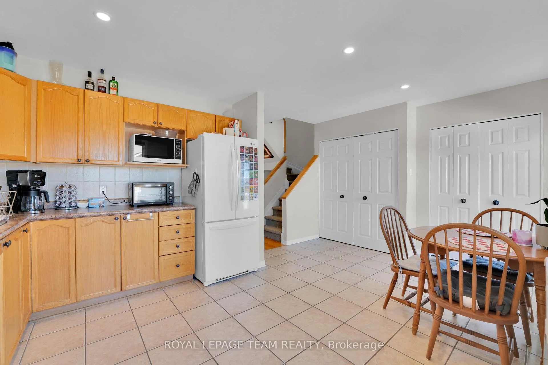 Photo 18 of 211 Westvalley Private, Ottawa, Brookfield Gardens — HOMEH