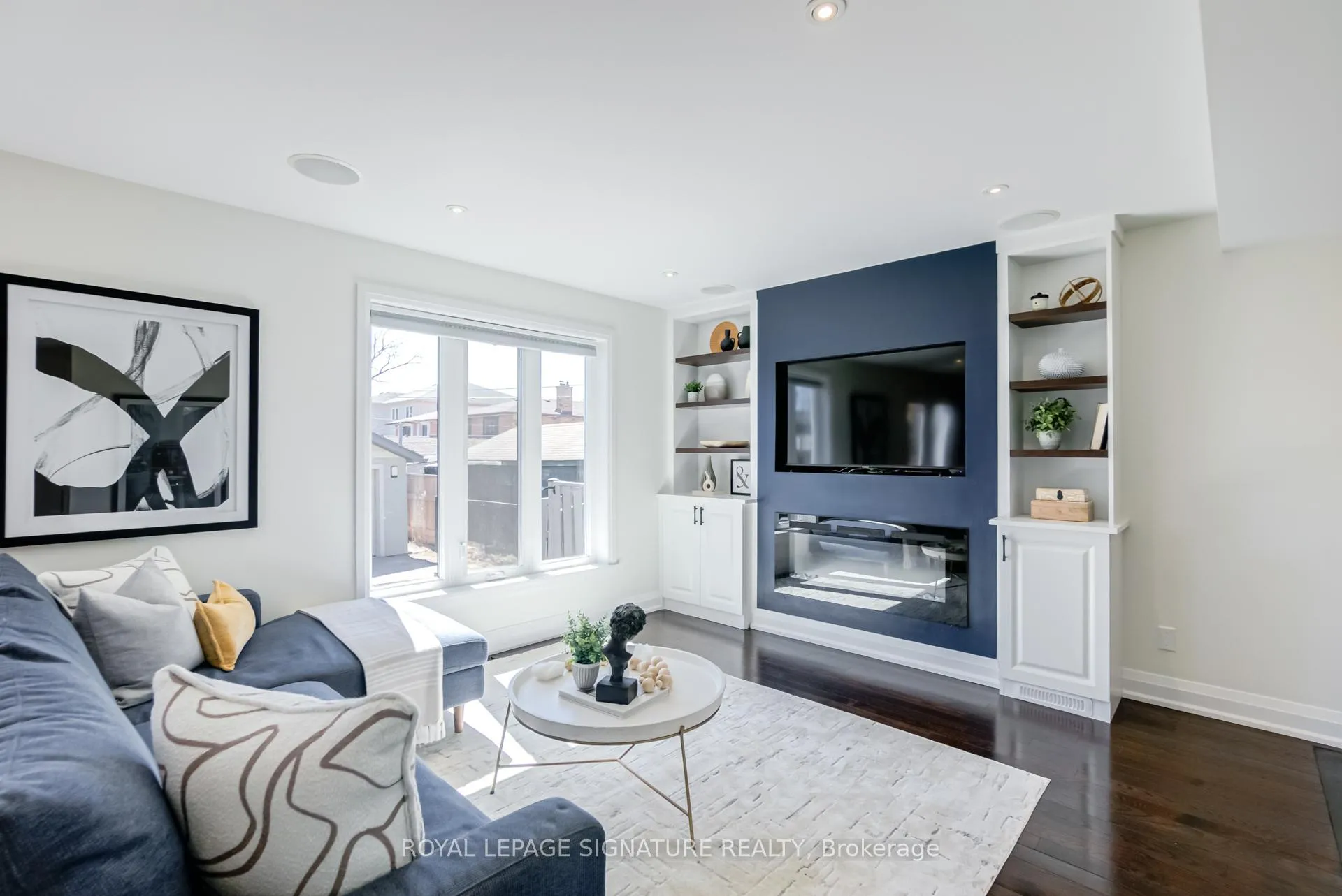 Photo 6 of 71 Roseland Drive, Etobicoke, Alderwood — HOMEH