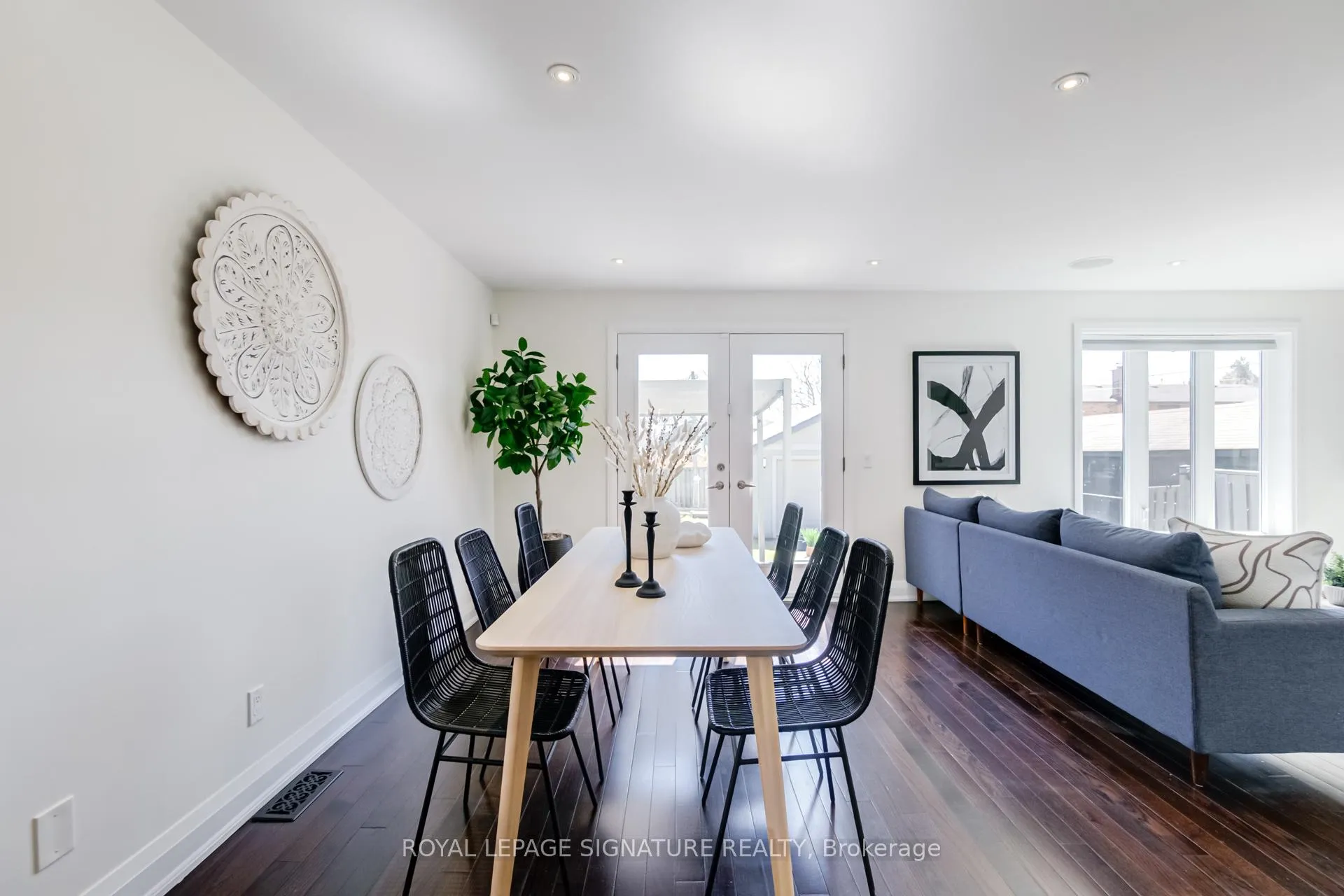 Photo 7 of 71 Roseland Drive, Etobicoke, Alderwood — HOMEH