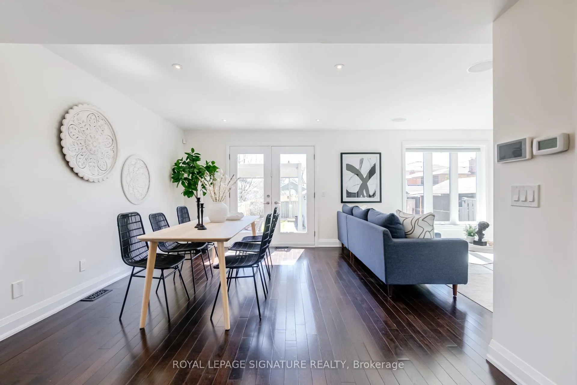 Photo 8 of 71 Roseland Drive, Etobicoke, Alderwood — HOMEH