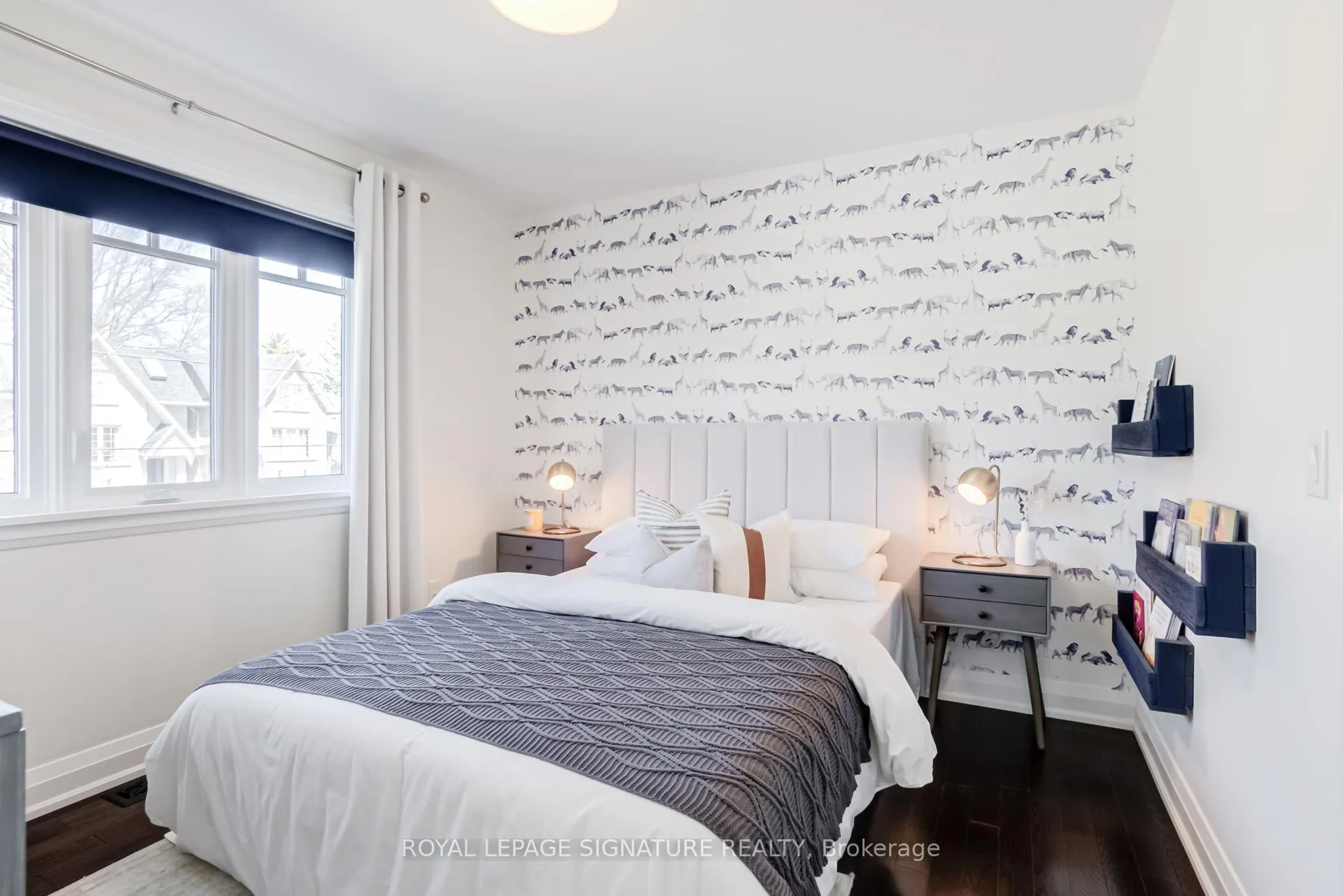 Photo 17 of 71 Roseland Drive, Etobicoke, Alderwood — HOMEH