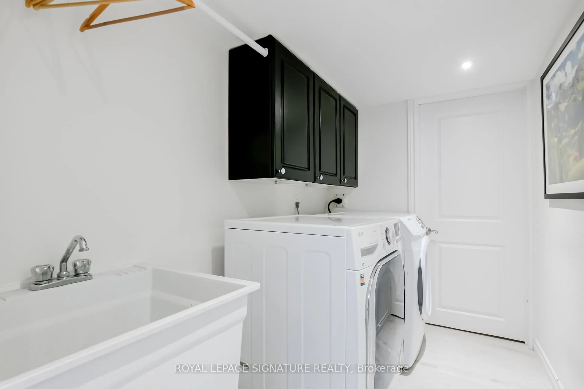 Photo 26 of 71 Roseland Drive, Etobicoke, Alderwood — HOMEH