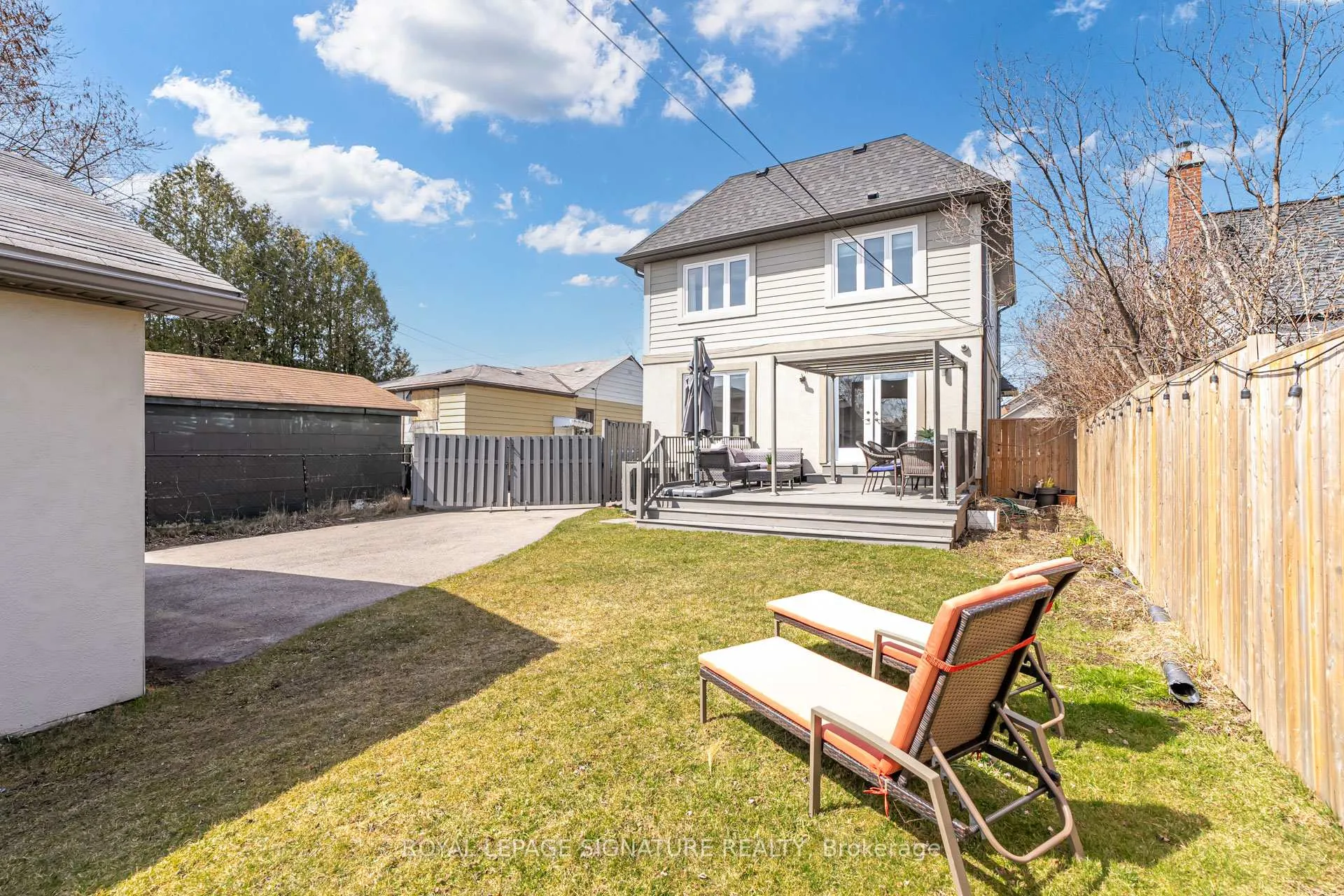 Photo 27 of 71 Roseland Drive, Etobicoke, Alderwood — HOMEH