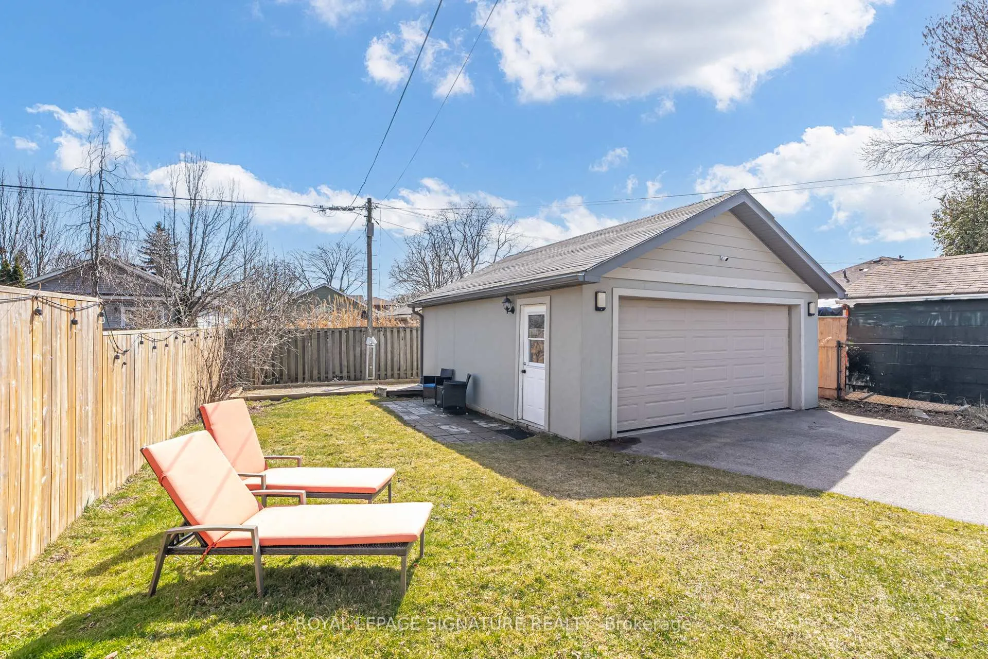 Photo 28 of 71 Roseland Drive, Etobicoke, Alderwood — HOMEH