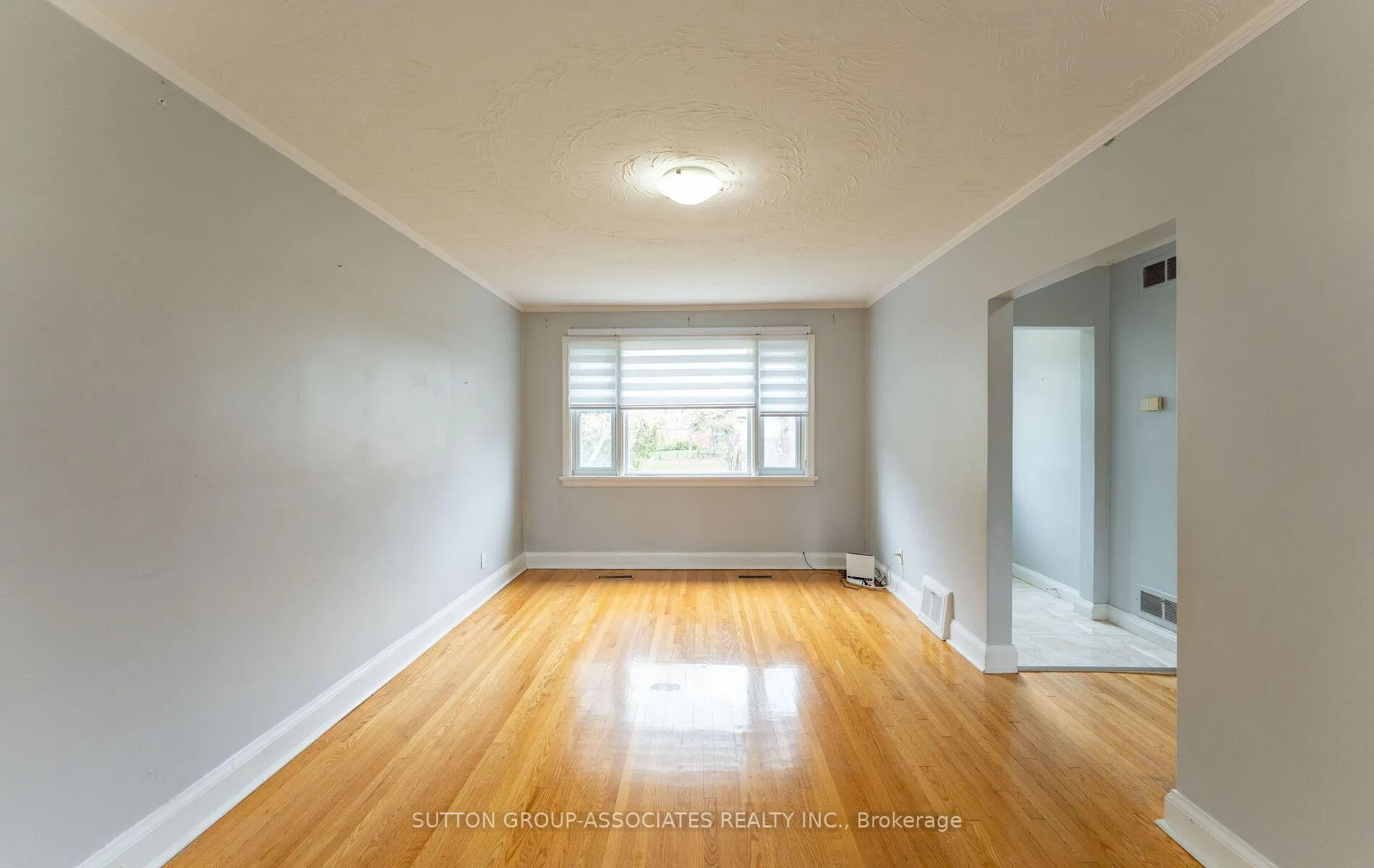 Photo 6 of Unit Main Fl., 21 Deevale Road, North York, Downsview-Roding-CFB — HOMEH