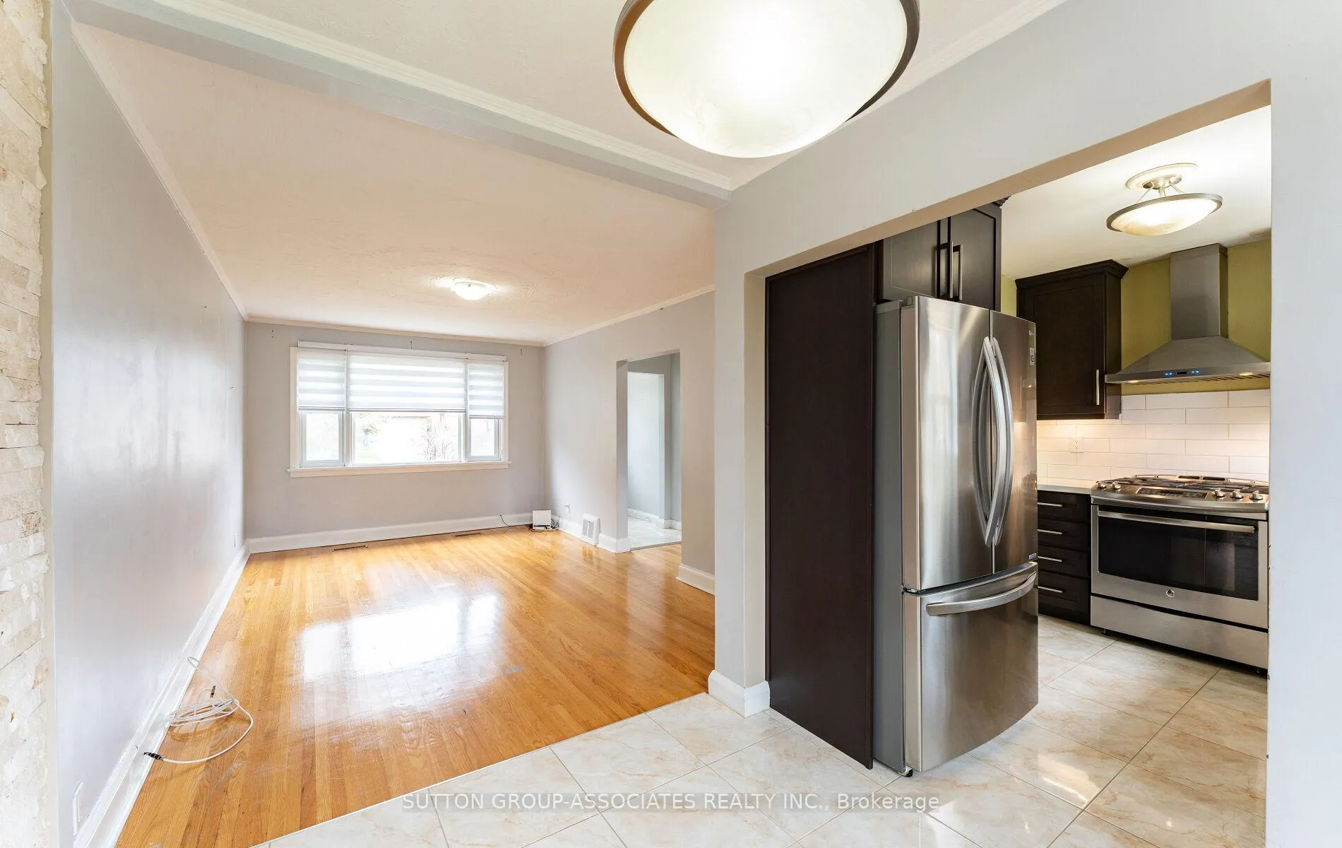 Photo 8 of Unit Main Fl., 21 Deevale Road, North York, Downsview-Roding-CFB — HOMEH