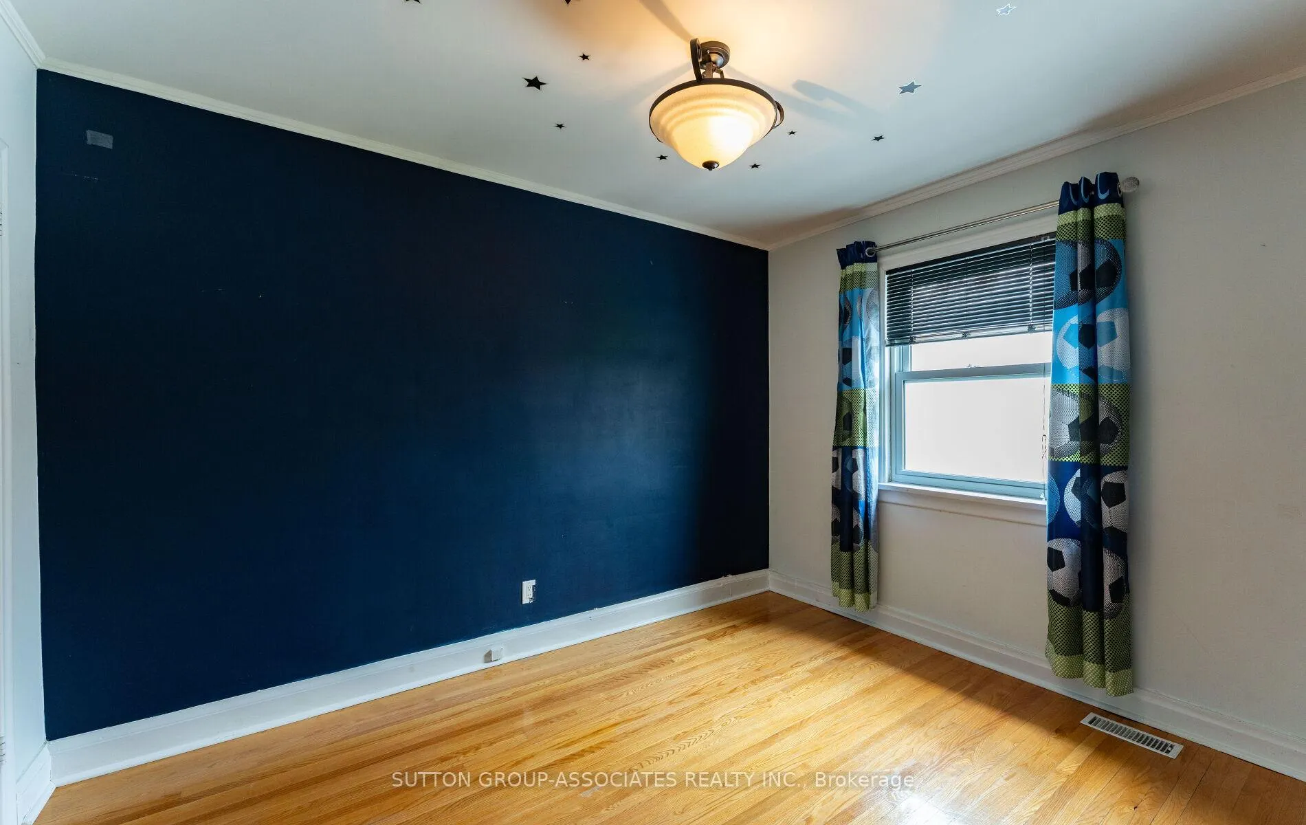 Photo 18 of Unit Main Fl., 21 Deevale Road, North York, Downsview-Roding-CFB — HOMEH