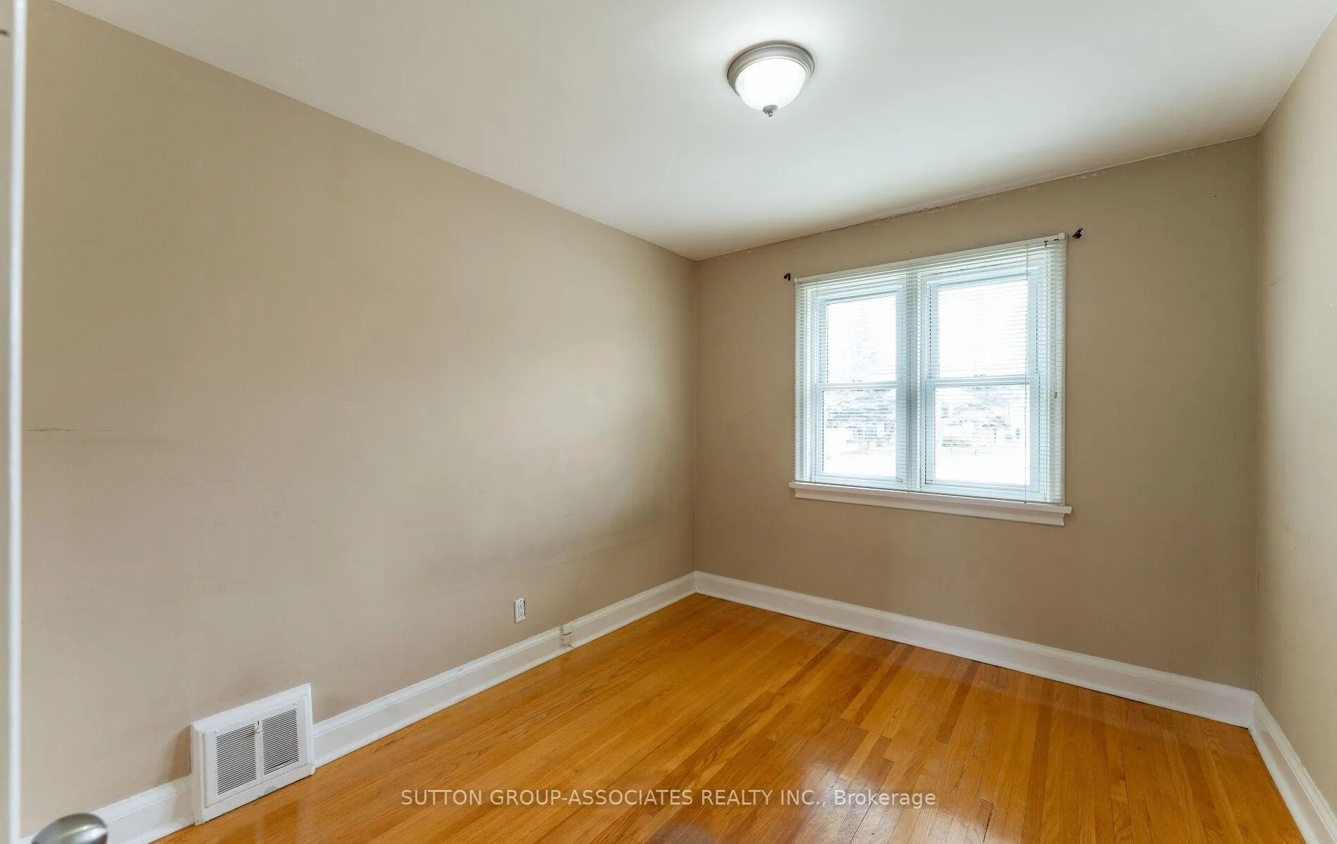 Photo 21 of Unit Main Fl., 21 Deevale Road, North York, Downsview-Roding-CFB — HOMEH