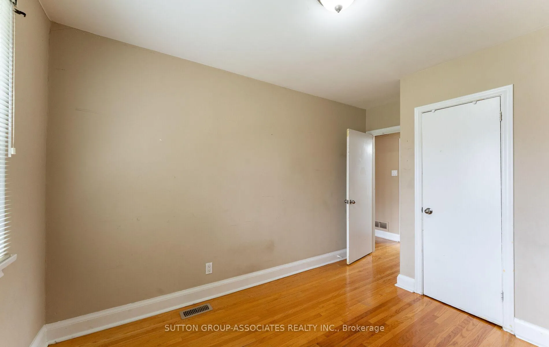 Photo 22 of Unit Main Fl., 21 Deevale Road, North York, Downsview-Roding-CFB — HOMEH