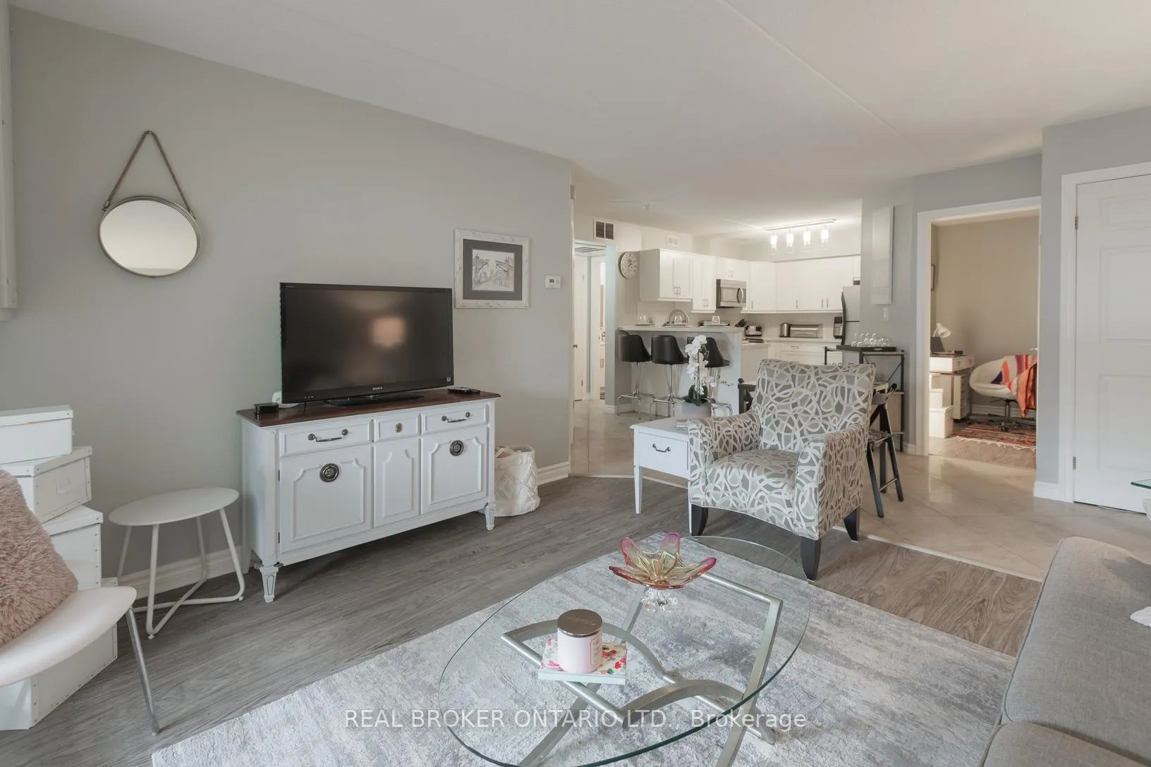Photo 4 of Unit 218, 2040 Cleaver Avenue, Burlington, Headon — HOMEH
