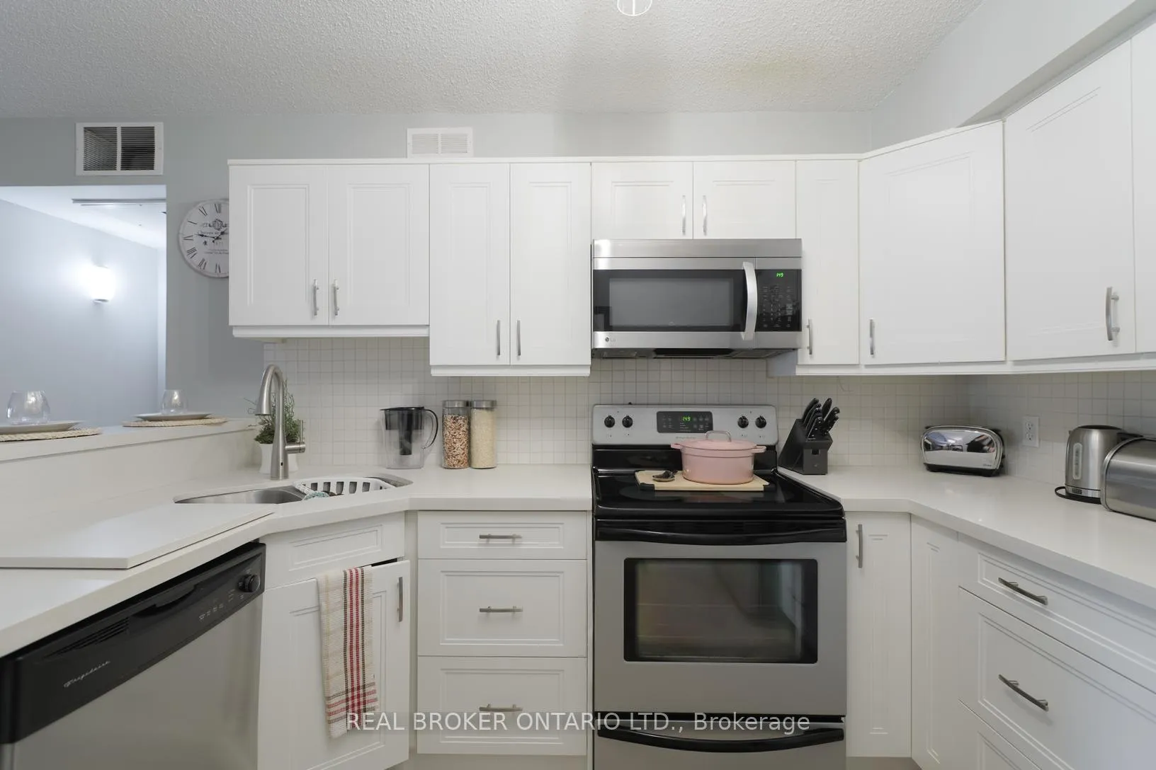 Photo 7 of Unit 218, 2040 Cleaver Avenue, Burlington, Headon — HOMEH