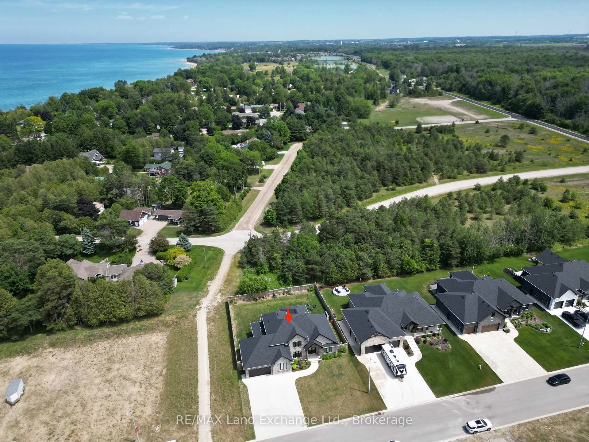 Photo 2 of 915 Bogdanovic Way, Huron-Kinloss — HOMEH