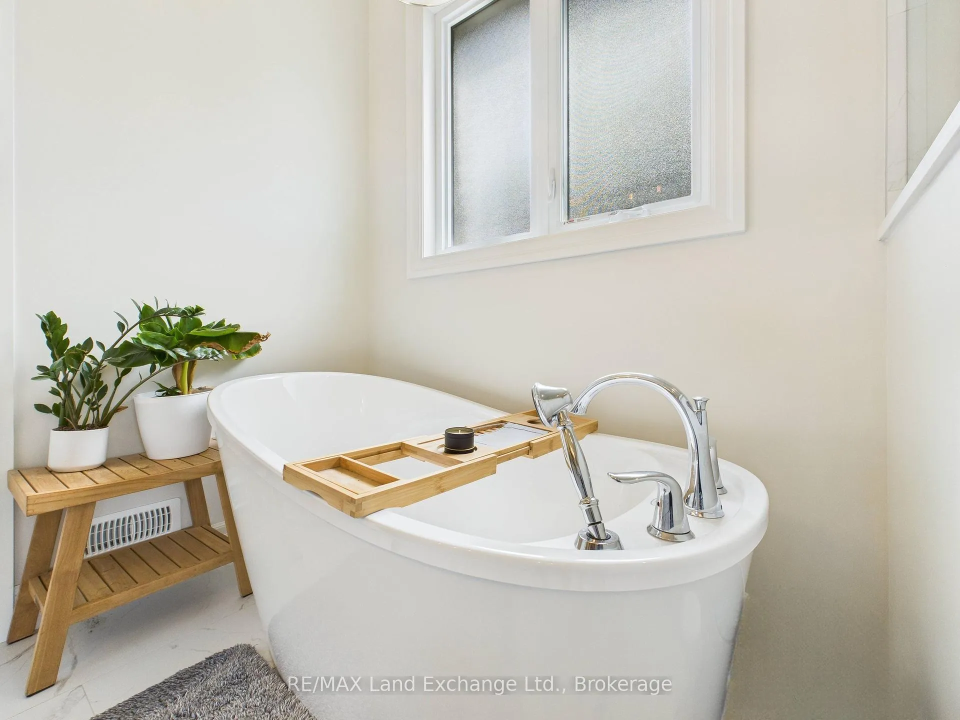 Photo 18 of 915 Bogdanovic Way, Huron-Kinloss — HOMEH