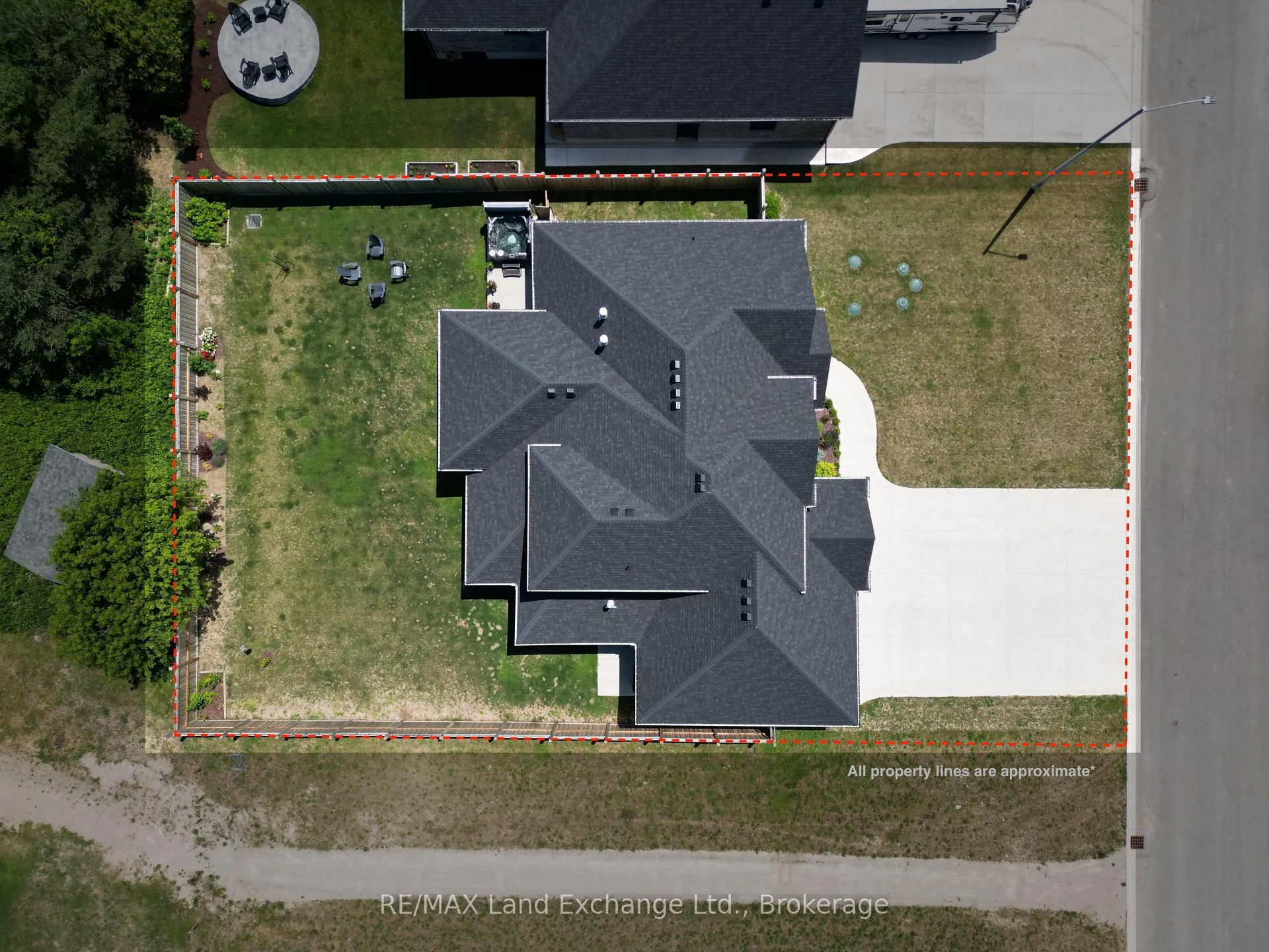 Photo 42 of 915 Bogdanovic Way, Huron-Kinloss — HOMEH
