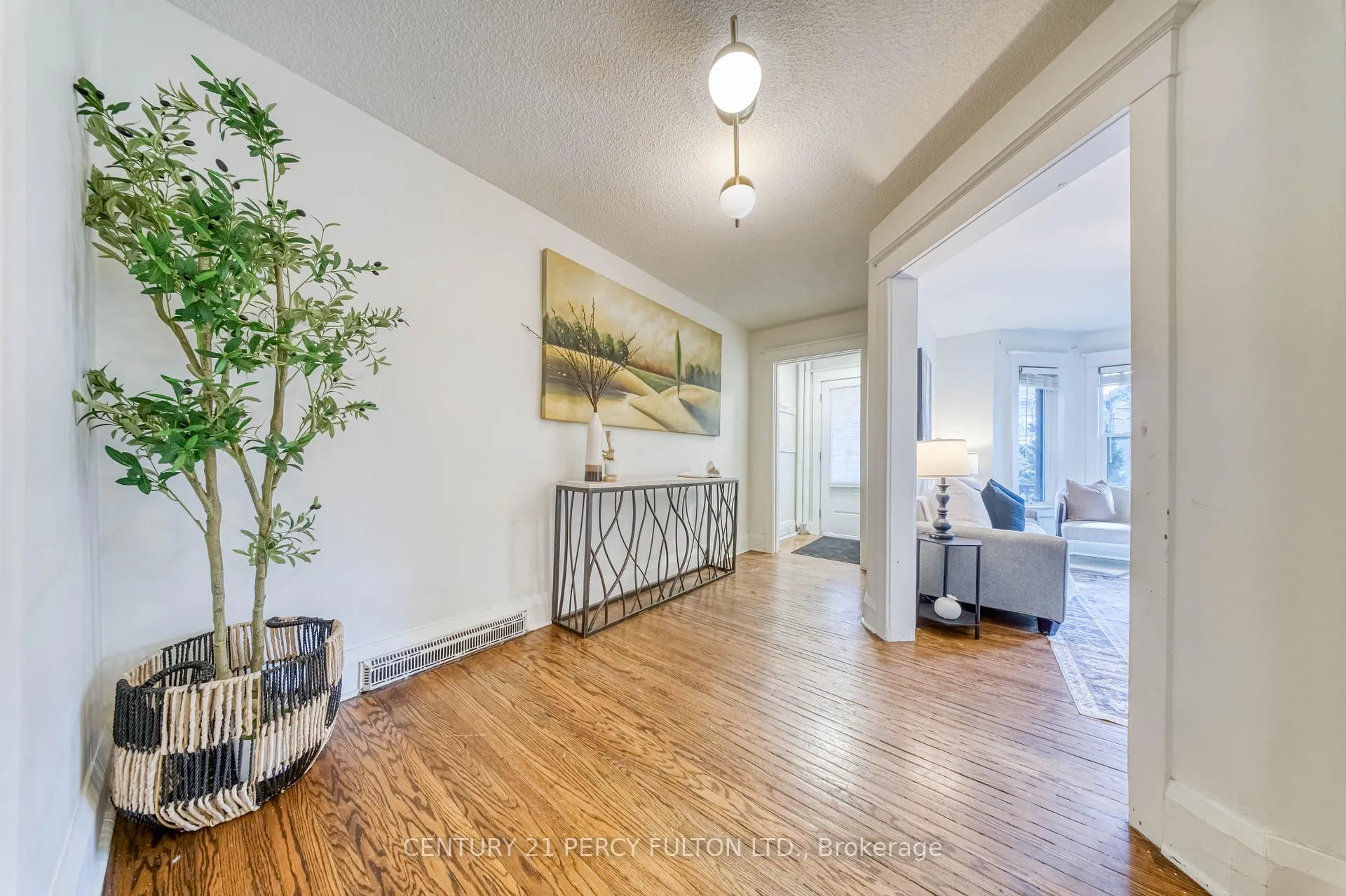Photo 3 of 10 Redwood Avenue, Toronto, Greenwood-Coxwell — HOMEH