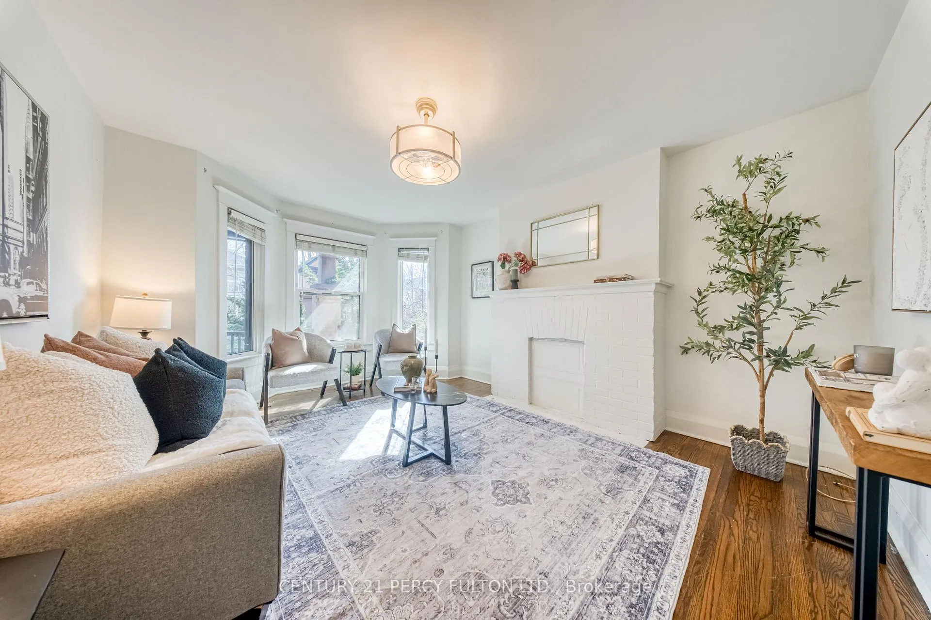 Photo 4 of 10 Redwood Avenue, Toronto, Greenwood-Coxwell — HOMEH