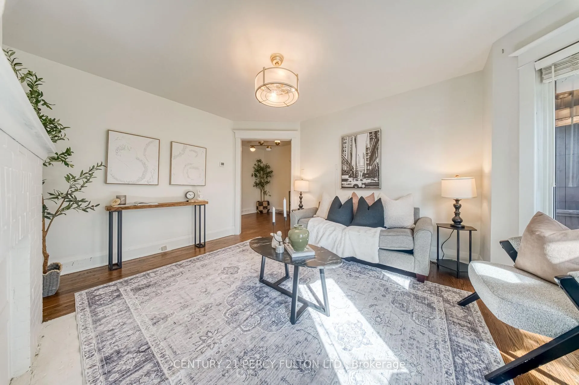 Photo 7 of 10 Redwood Avenue, Toronto, Greenwood-Coxwell — HOMEH