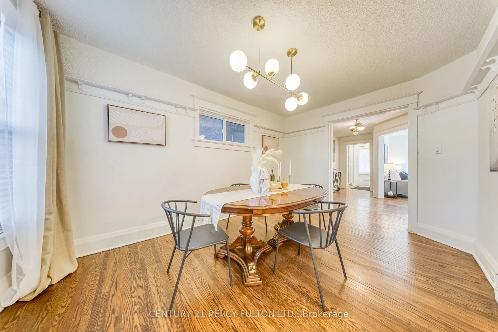 Photo 9 of 10 Redwood Avenue, Toronto, Greenwood-Coxwell — HOMEH