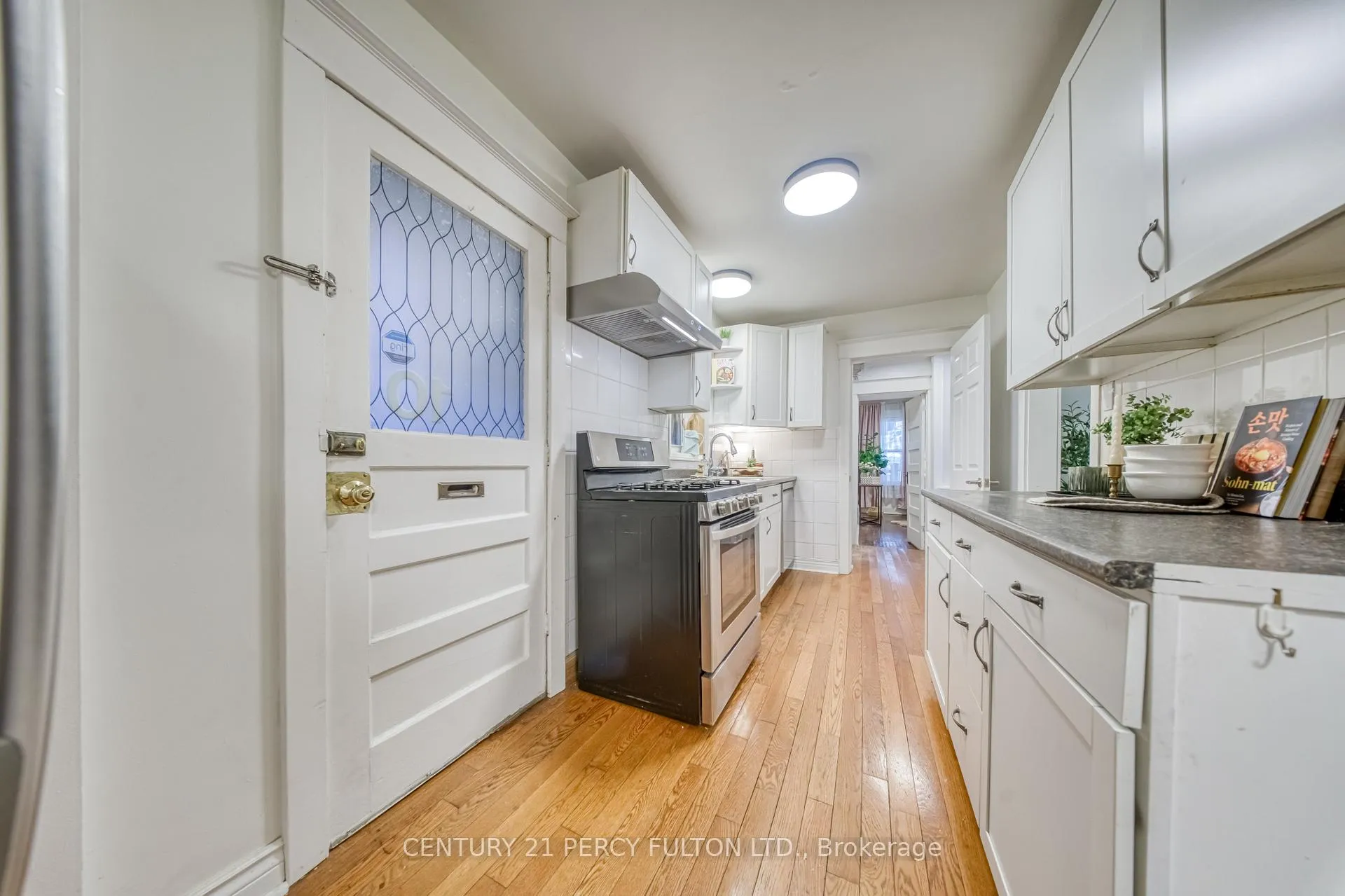 Photo 10 of 10 Redwood Avenue, Toronto, Greenwood-Coxwell — HOMEH