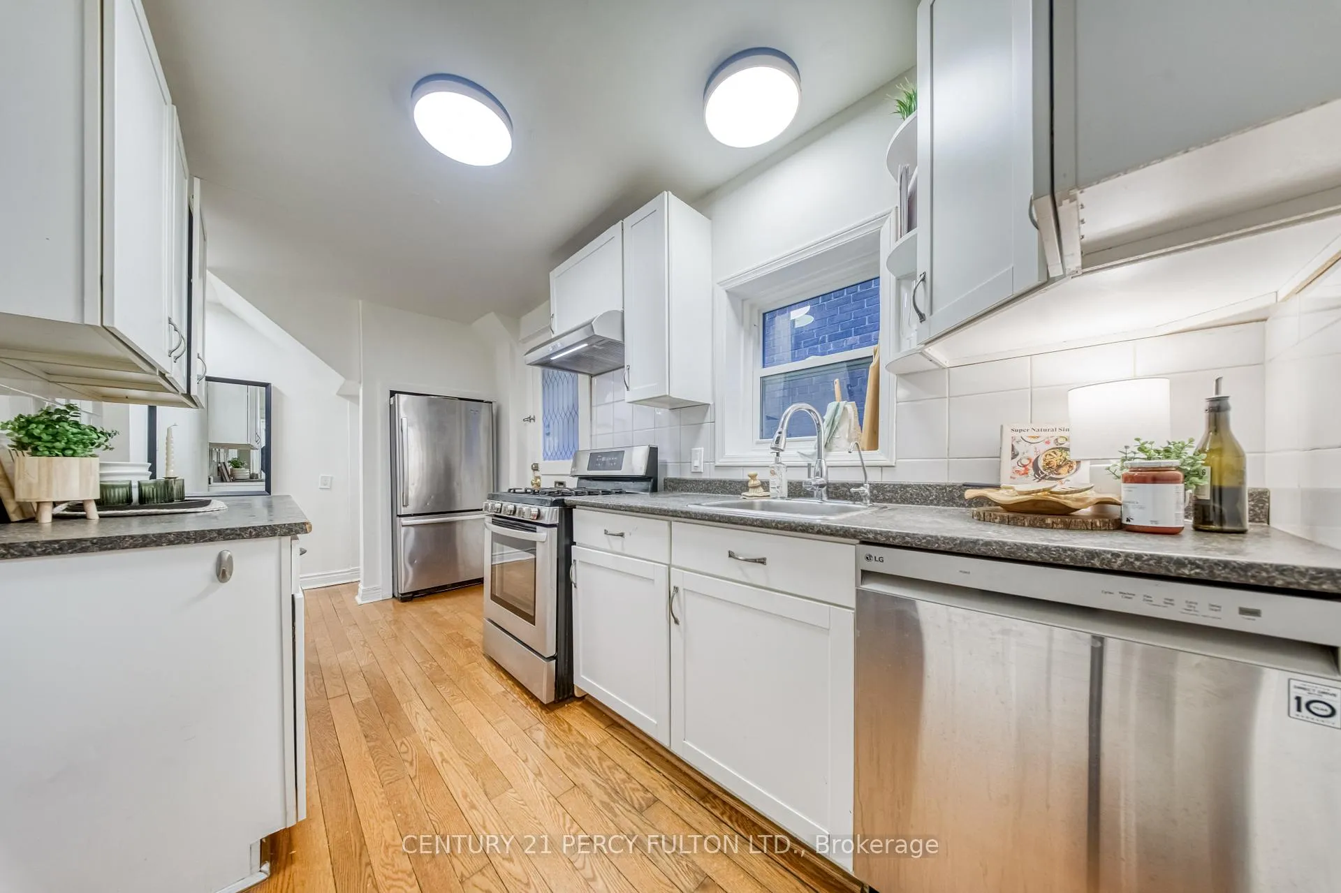Photo 11 of 10 Redwood Avenue, Toronto, Greenwood-Coxwell — HOMEH