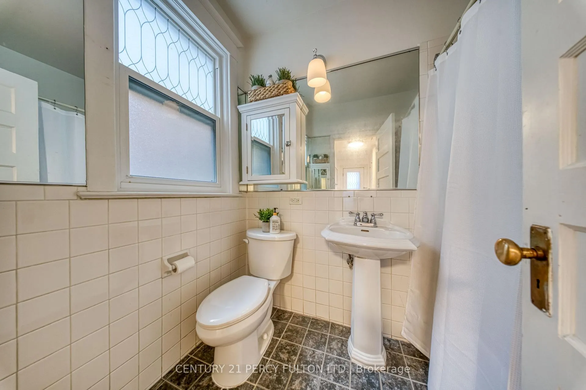 Photo 15 of 10 Redwood Avenue, Toronto, Greenwood-Coxwell — HOMEH