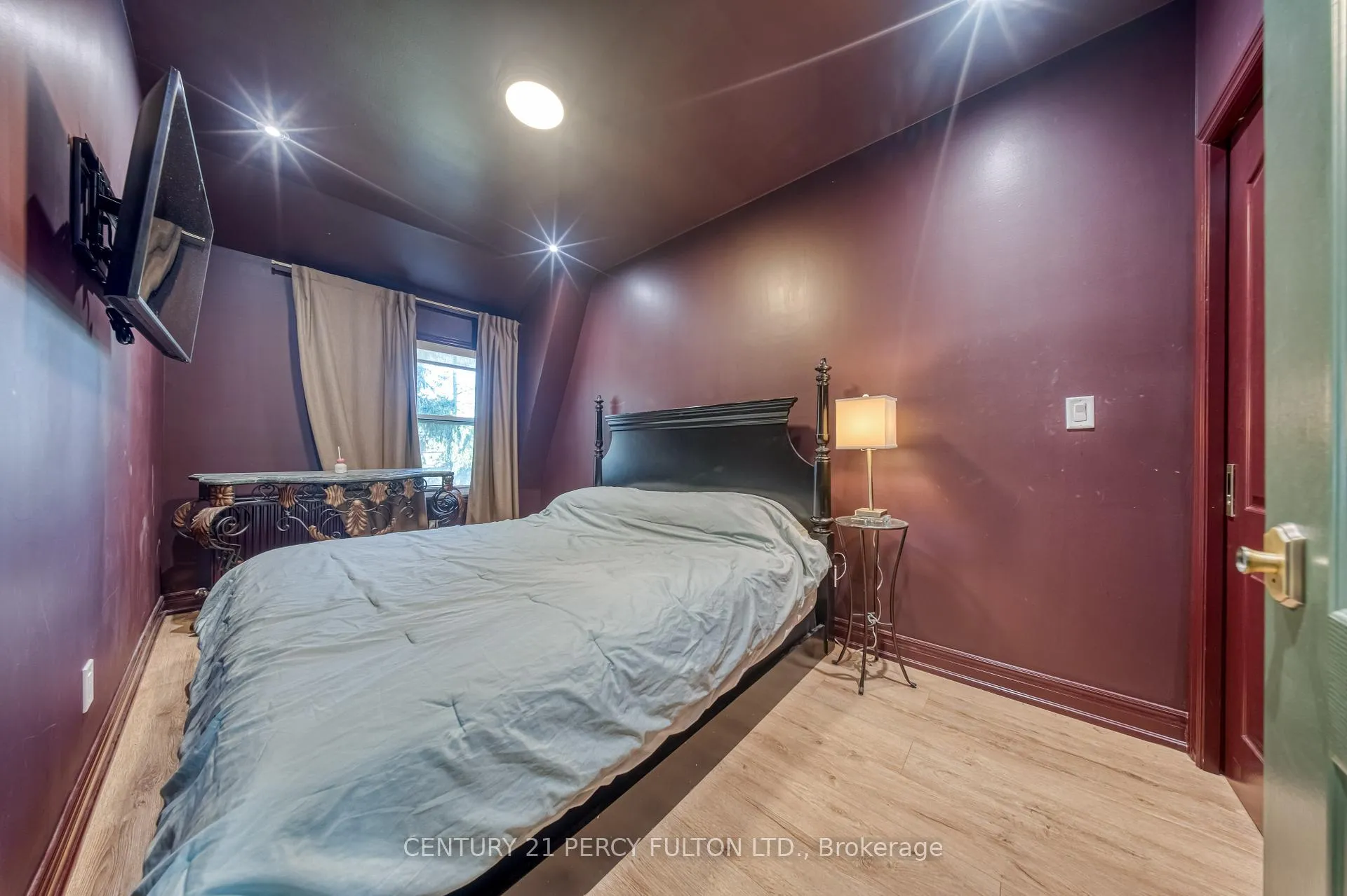 Photo 24 of 10 Redwood Avenue, Toronto, Greenwood-Coxwell — HOMEH