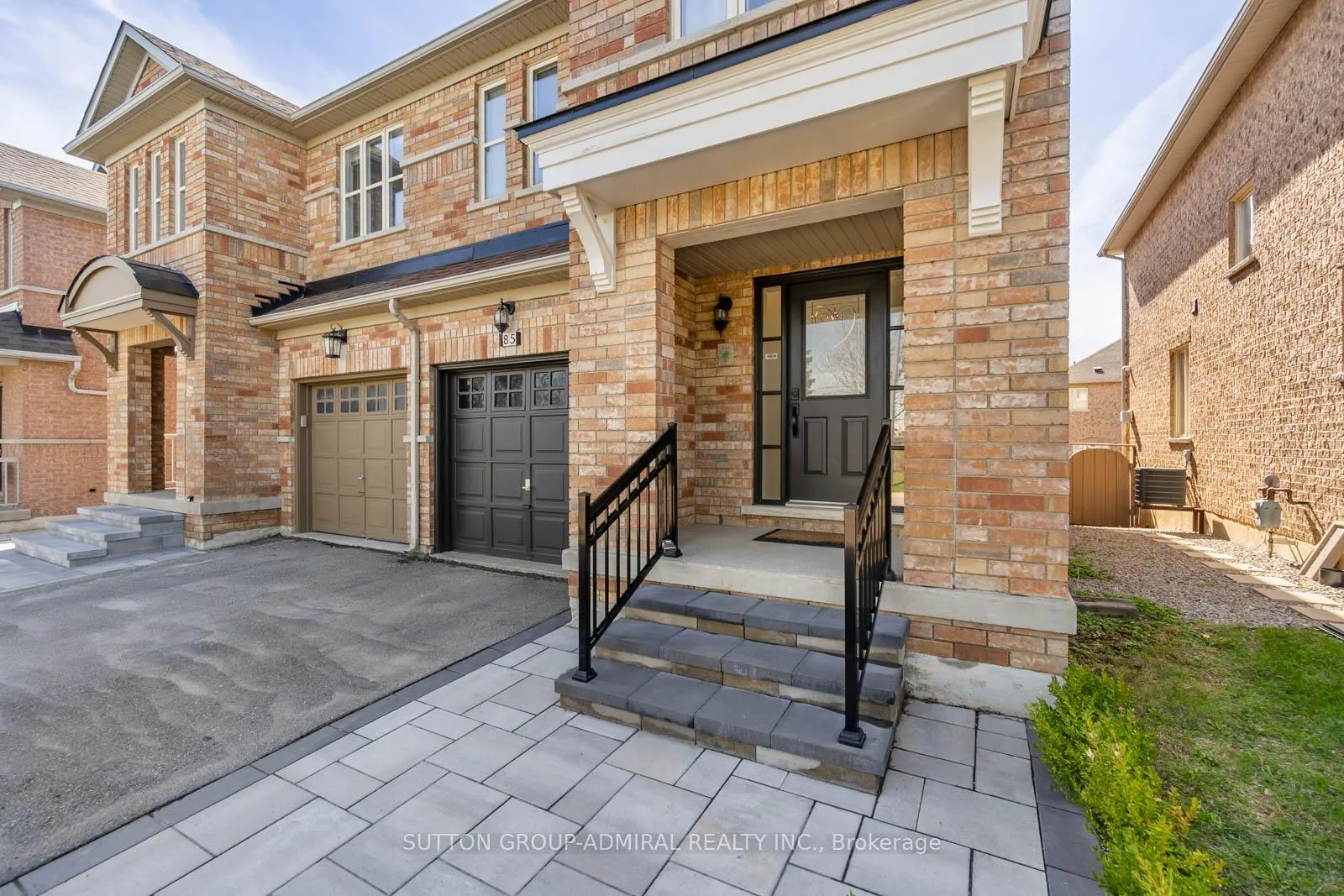 Photo 2 of 85 Treasure Hill Road, Vaughan, Maple — HOMEH