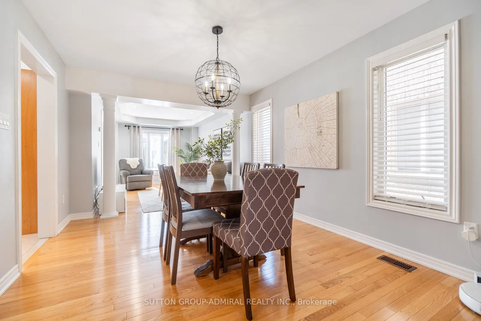 Photo 8 of 85 Treasure Hill Road, Vaughan, Maple — HOMEH