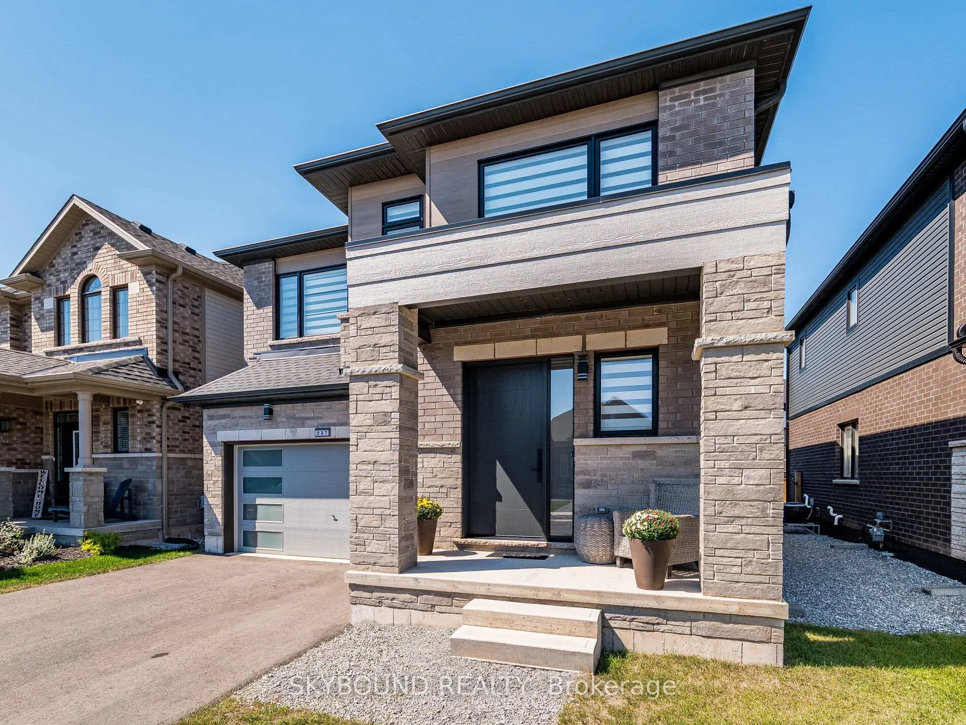 Photo 2 of 237 Shoreview Drive, Welland, Hwy 406/Welland — HOMEH