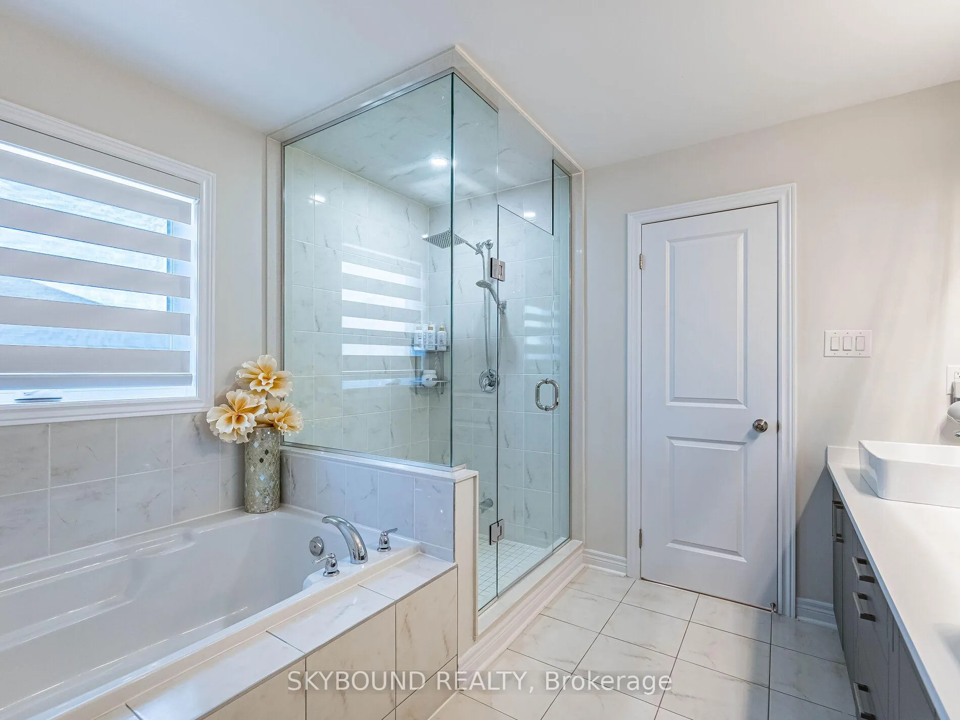 Photo 31 of 237 Shoreview Drive, Welland, Hwy 406/Welland — HOMEH