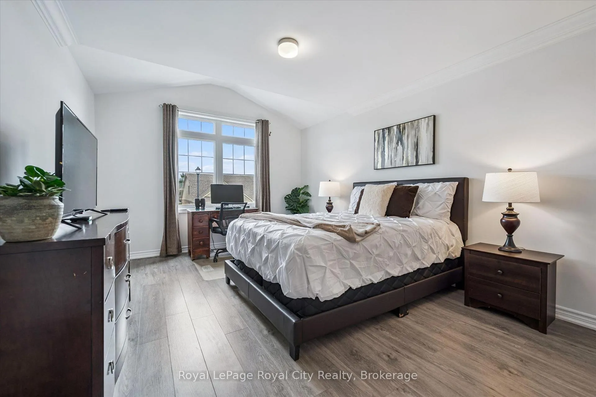 Photo 22 of 145 Harpin Way E, Centre Wellington, Fergus — HOMEH