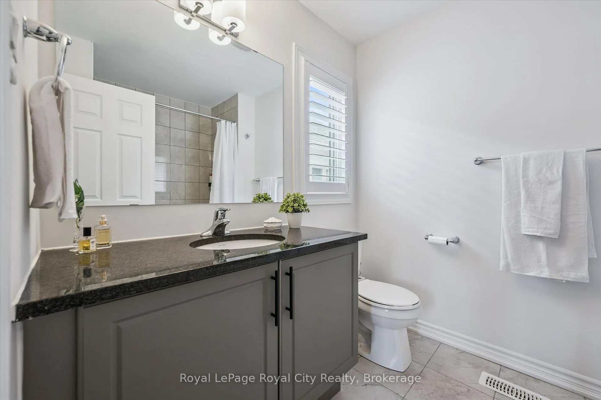Photo 23 of 145 Harpin Way E, Centre Wellington, Fergus — HOMEH