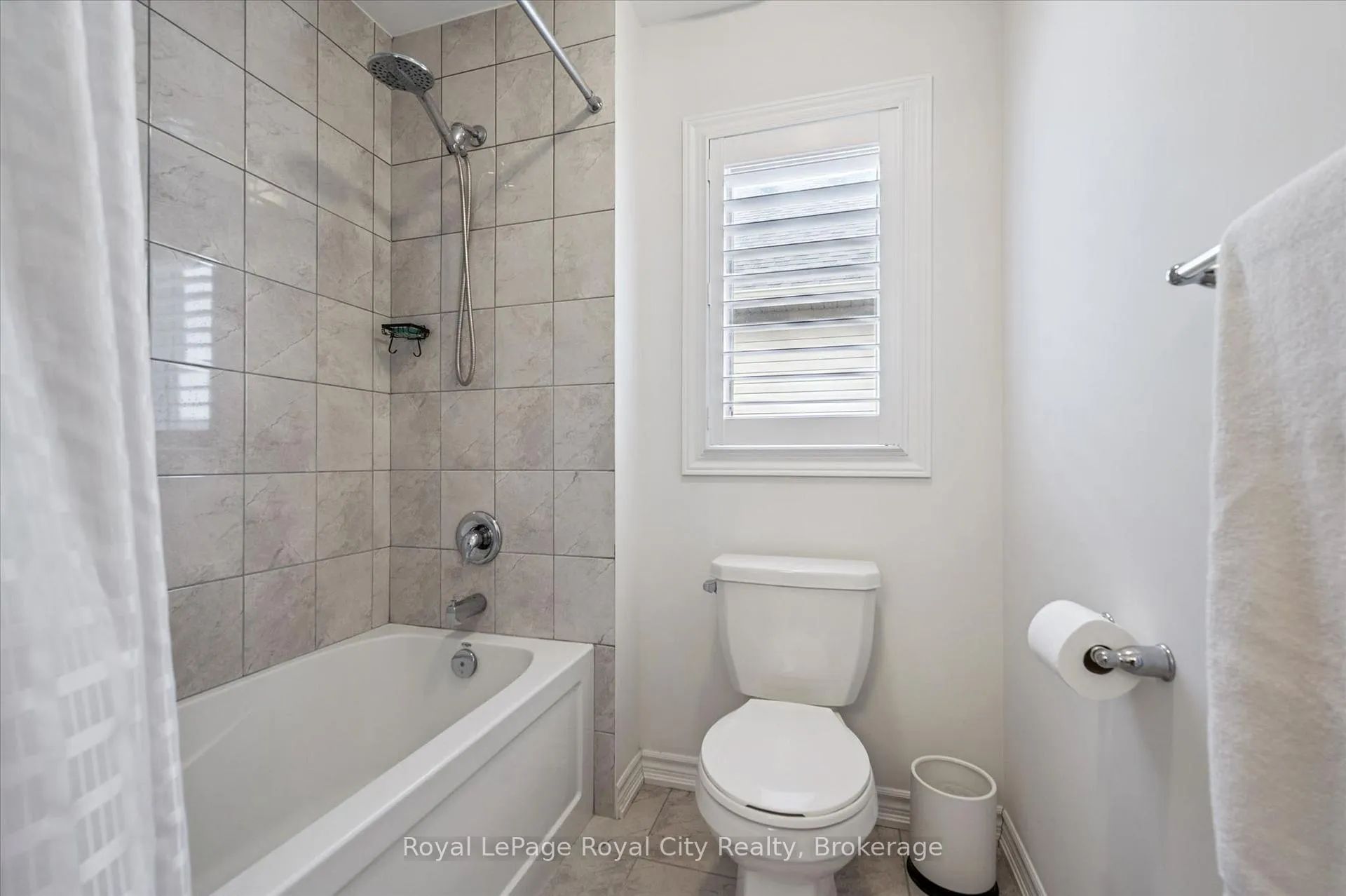 Photo 27 of 145 Harpin Way E, Centre Wellington, Fergus — HOMEH