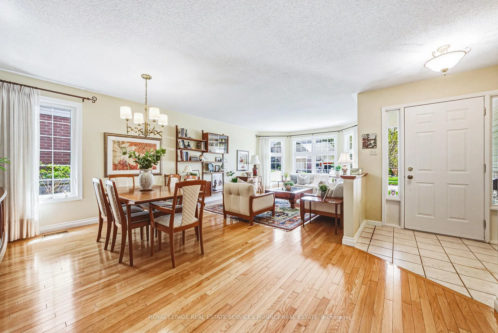 Photo 3 of 48 Tanager Drive, Guelph, Kortright Hills — HOMEH