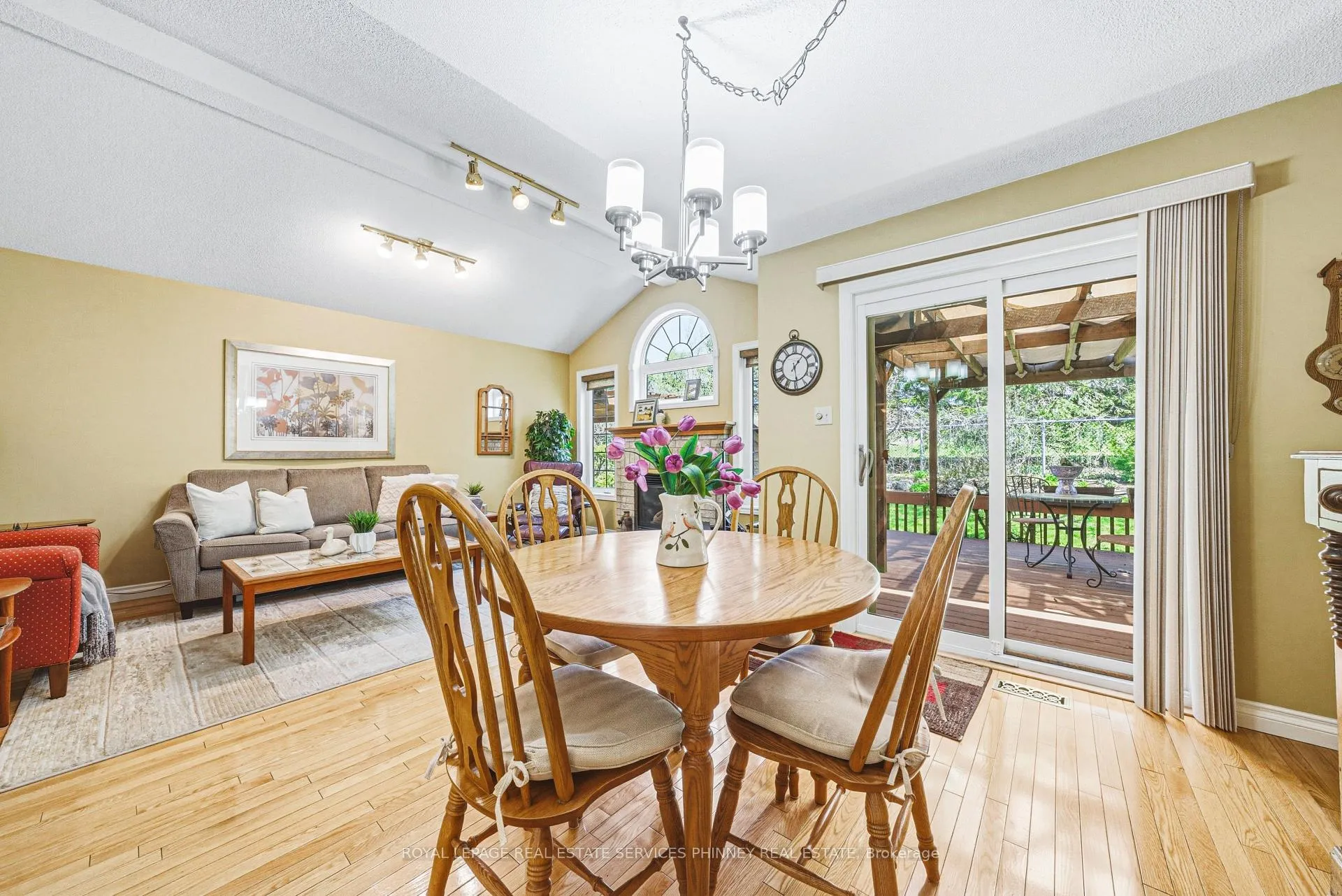 Photo 9 of 48 Tanager Drive, Guelph, Kortright Hills — HOMEH