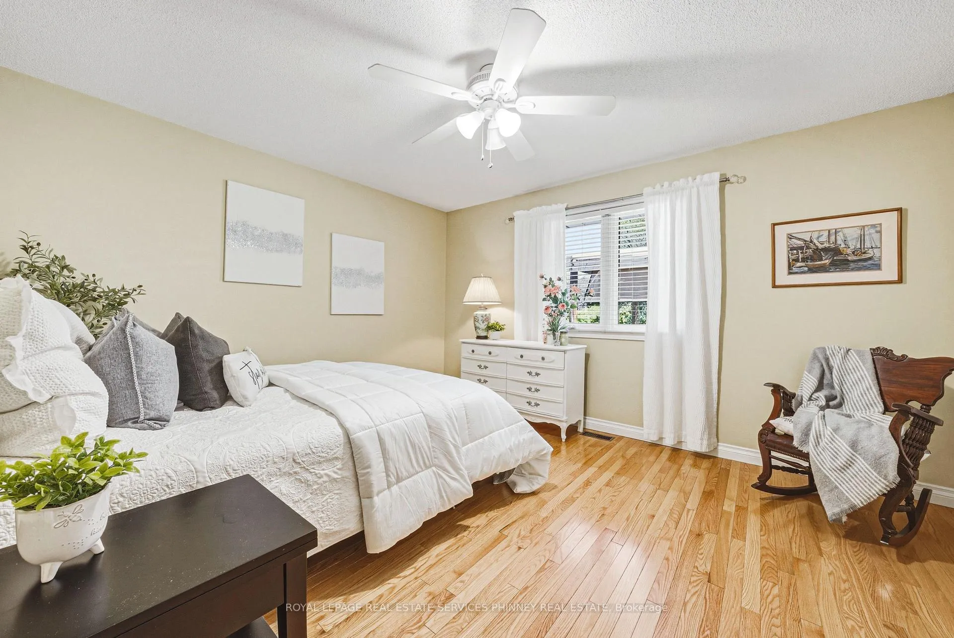Photo 12 of 48 Tanager Drive, Guelph, Kortright Hills — HOMEH