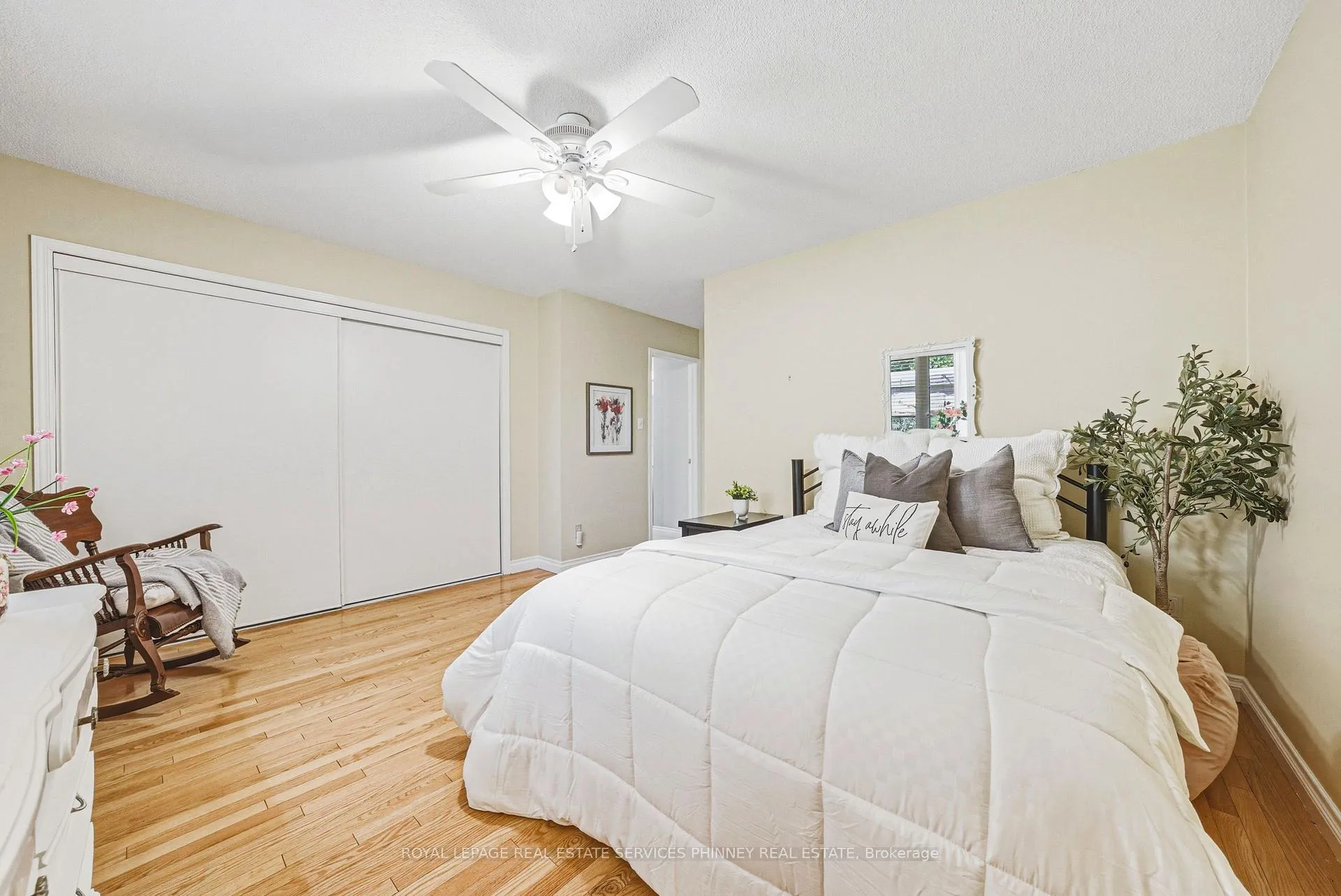 Photo 13 of 48 Tanager Drive, Guelph, Kortright Hills — HOMEH