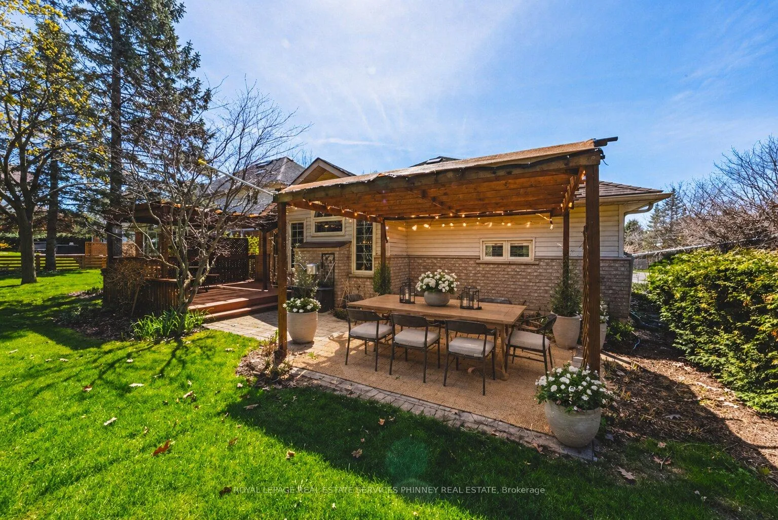 Photo 23 of 48 Tanager Drive, Guelph, Kortright Hills — HOMEH