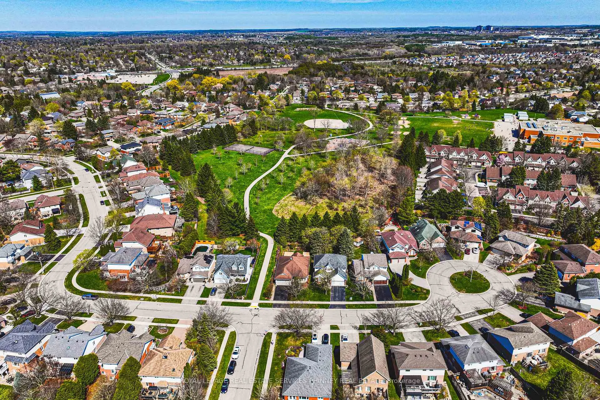 Photo 24 of 48 Tanager Drive, Guelph, Kortright Hills — HOMEH
